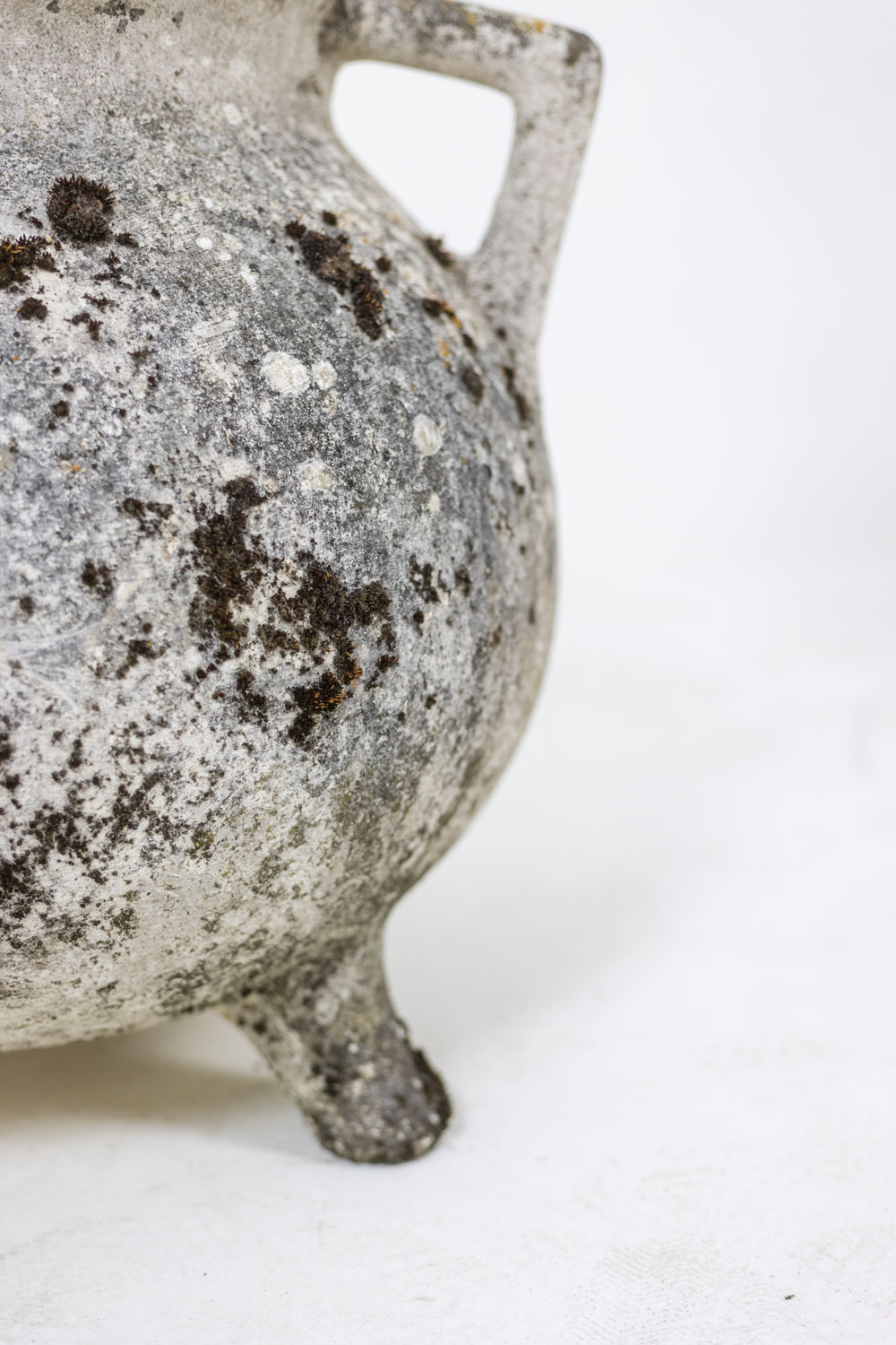 Willy Guhl Pair of “pot” planters in fiber cement. 1950s - Image 7