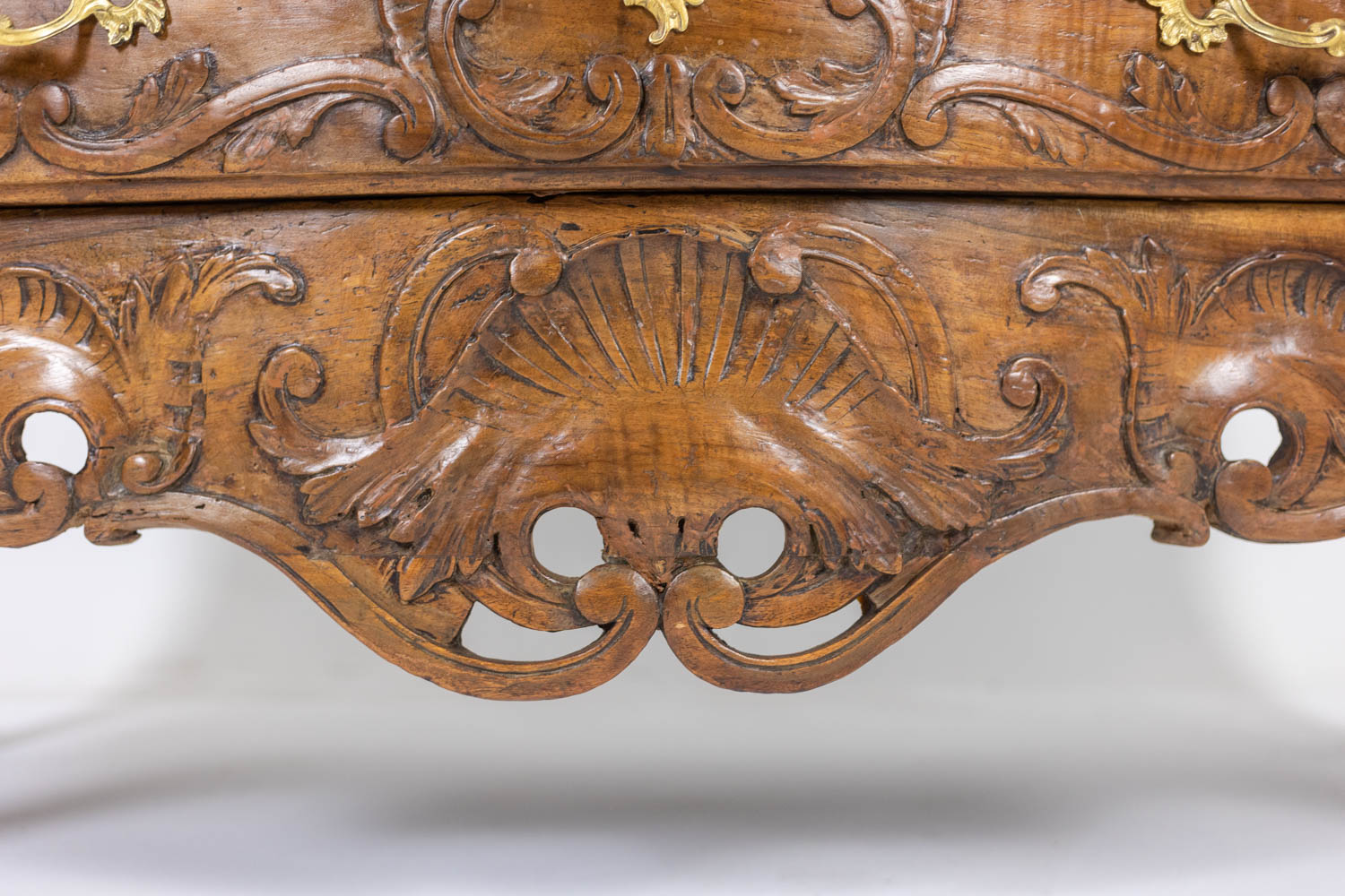 Curved Antique Chest of Drawers, known as a Nîmoise, 18th century. - Image 9