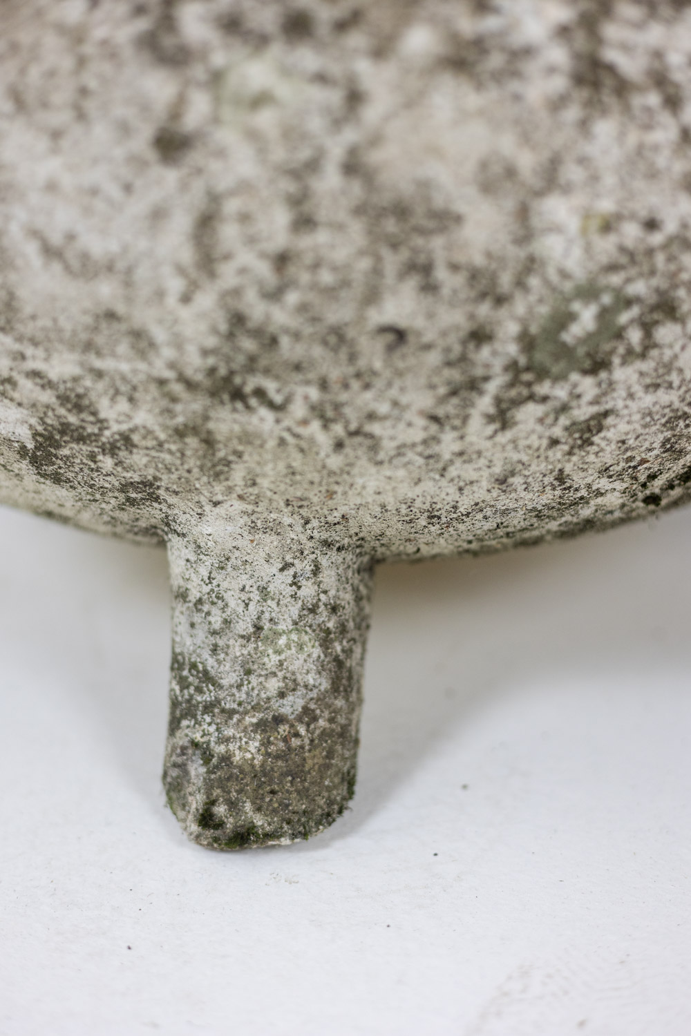 Willy Guhl Pair of “pot” planters in fiber cement. 1950s - Image 10