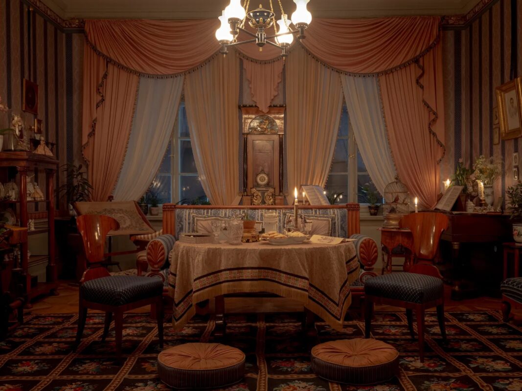 Antique furniture in film and television- Styylish