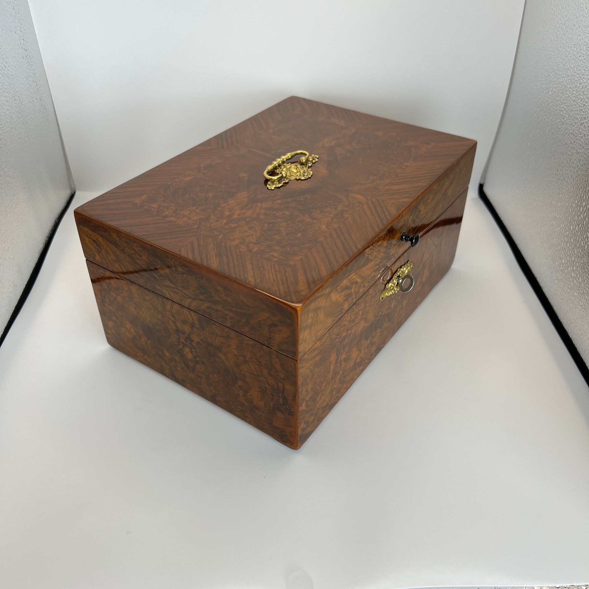 Large Biedermeier Walnut Box, Austria circa 1850 - Image 2