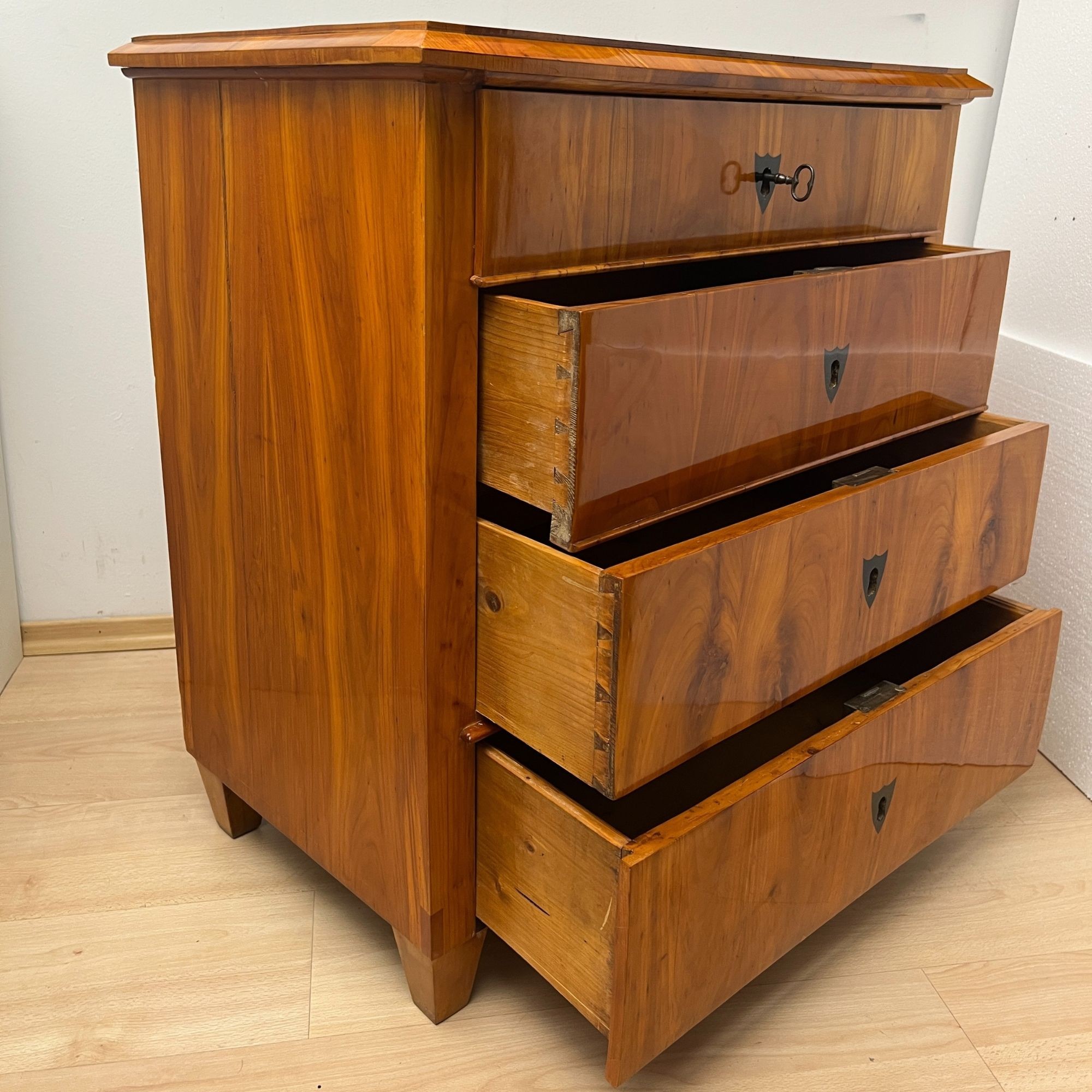 Biedermeier Cherry Wood Chest of Drawers, circa 1830 - Image 3