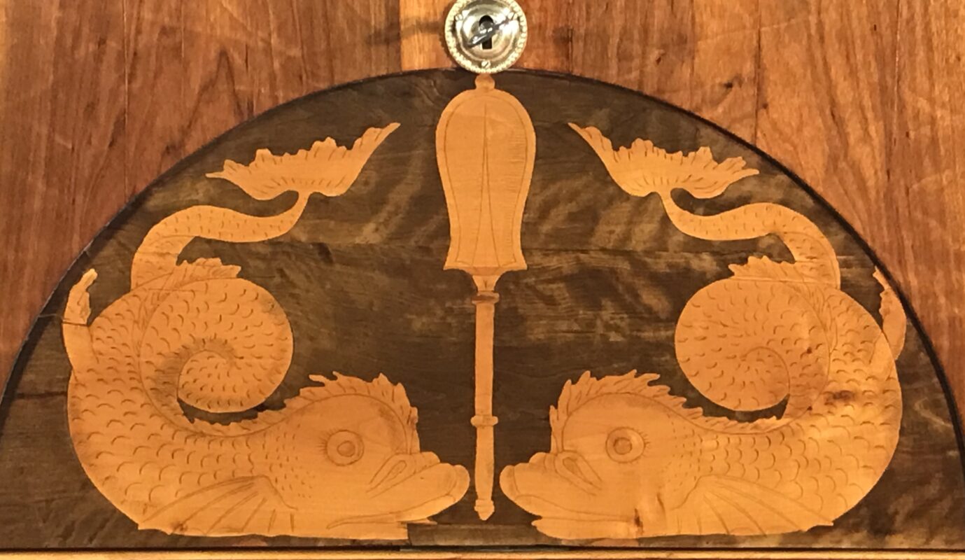 Small Biedermeier chest of drawers- dolphin motif inlay on the drawer- Styylish