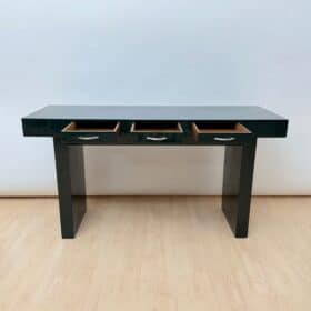 Italian Mid-Century Design Console, Green Lacquer, Italy circa 1970