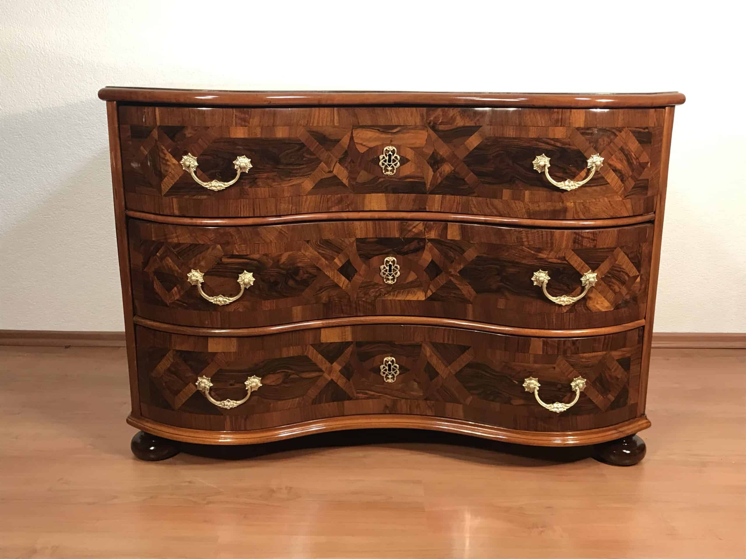 German Baroque Chest of Drawers, 1750 - Image 3