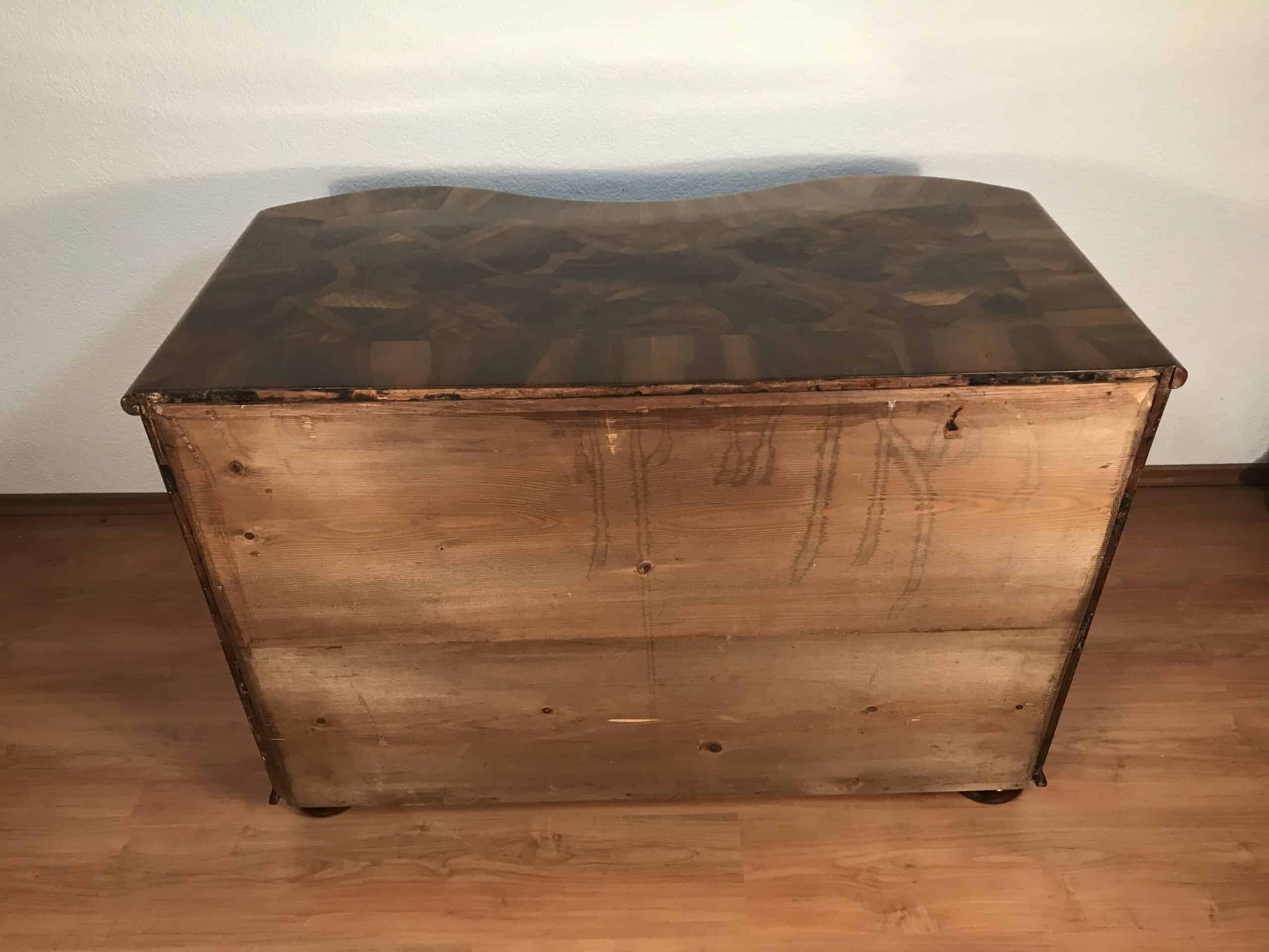 German Baroque Chest of Drawers, 1750 - Image 7