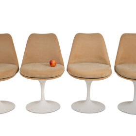 Set of Eight Eero Saarinen Tulip Chairs, for Knoll 1970s