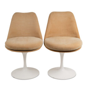 Set of Eight Eero Saarinen Tulip Chairs, for Knoll 1970s