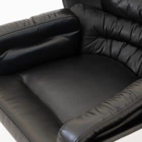 Elda Chair, Joe Colombo, Comfort, Black and Creme, Italy, circa 1970