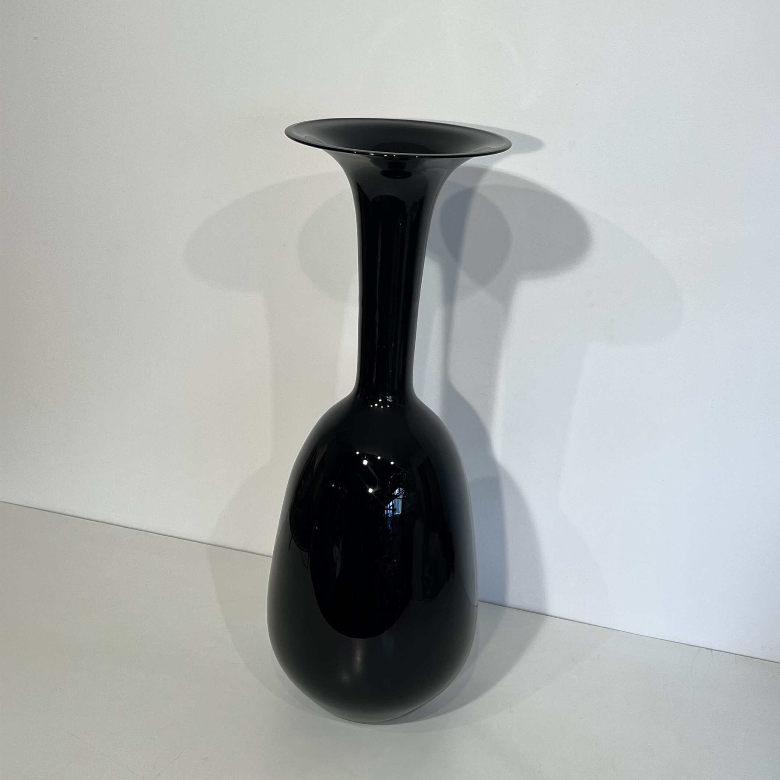 Large Architectural Floor Vase in Glossy Black Porcelain, 1970s - Image 3