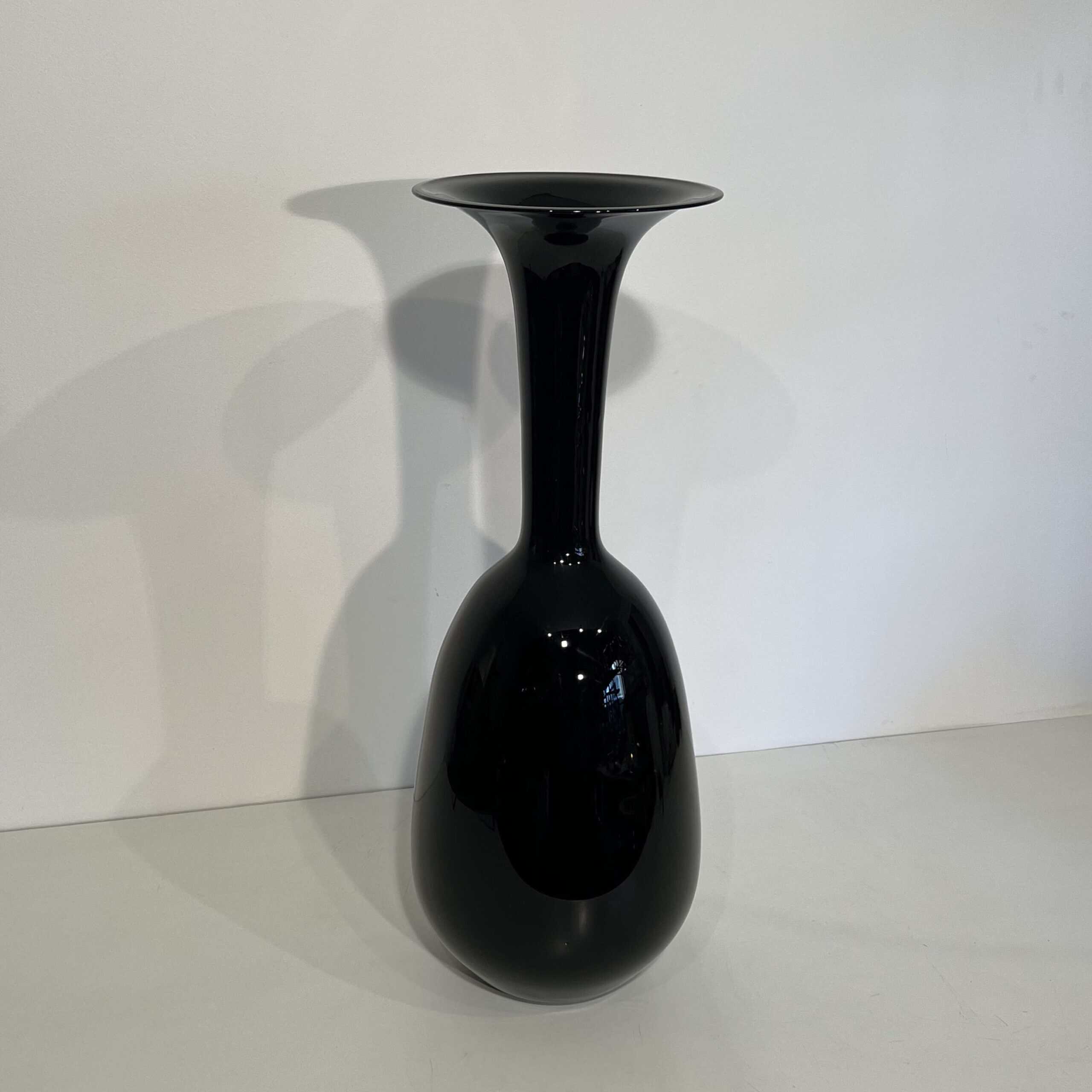 Large Architectural Floor Vase in Glossy Black Porcelain, 1970s - Image 4