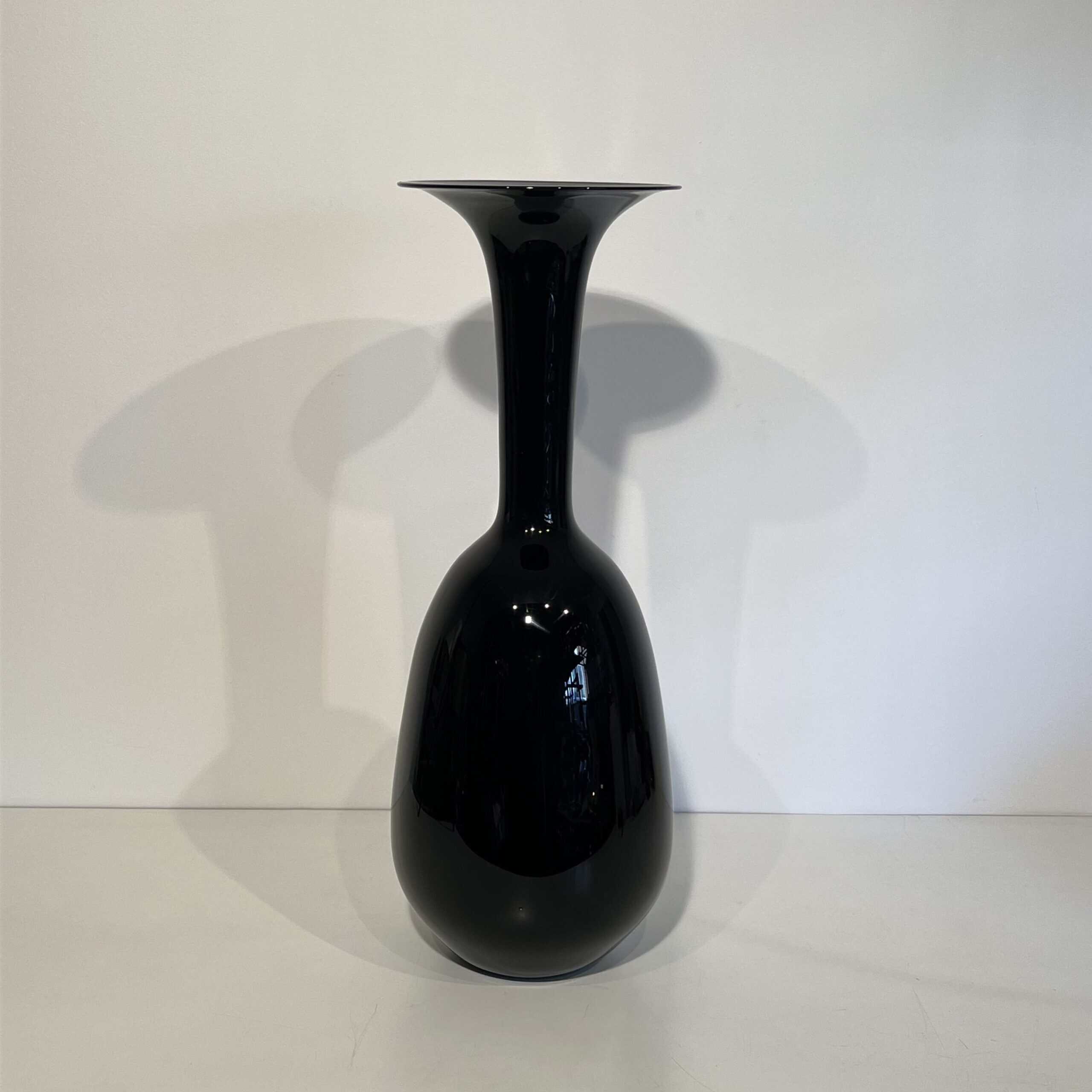 Large Architectural Floor Vase in Glossy Black Porcelain, 1970s - Image 6