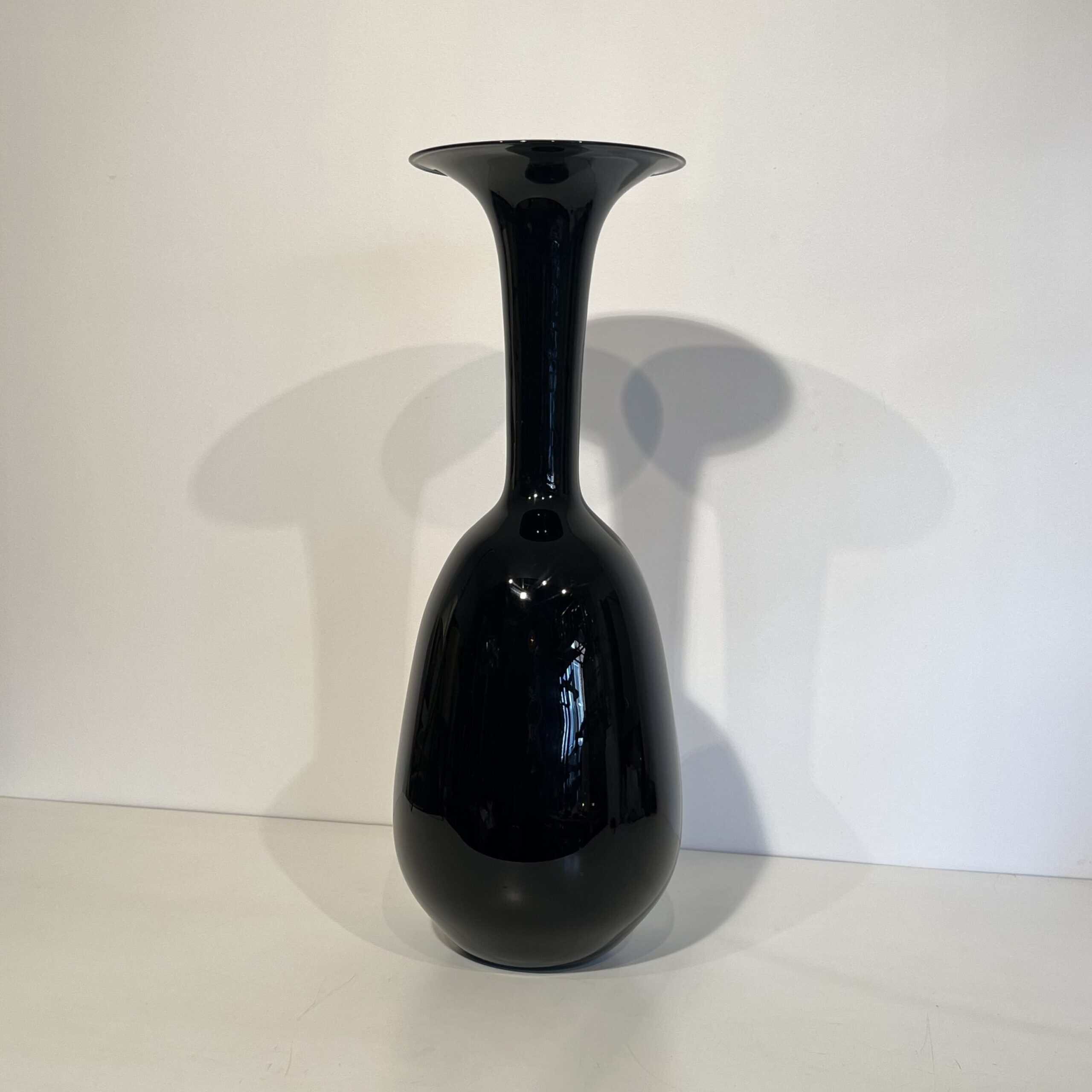 Large Architectural Floor Vase in Glossy Black Porcelain, 1970s - Image 9