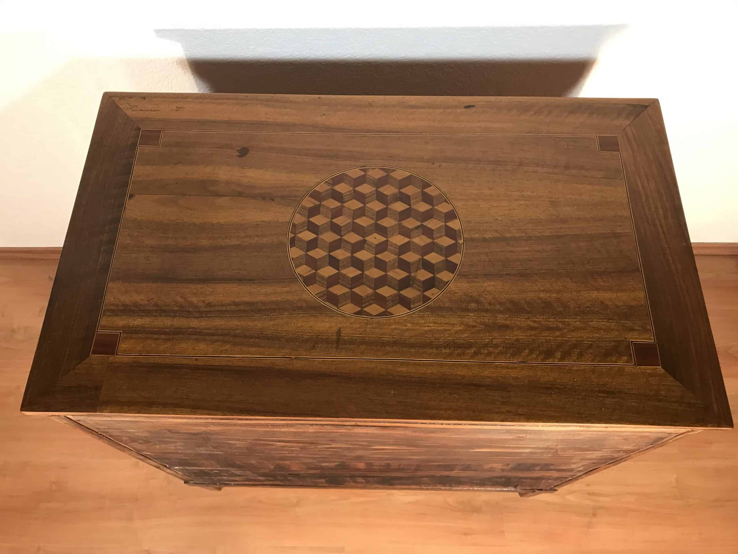 Small Louis XVI Chest of Drawers, Cube Marquetry, Germany 1780 - Image 10
