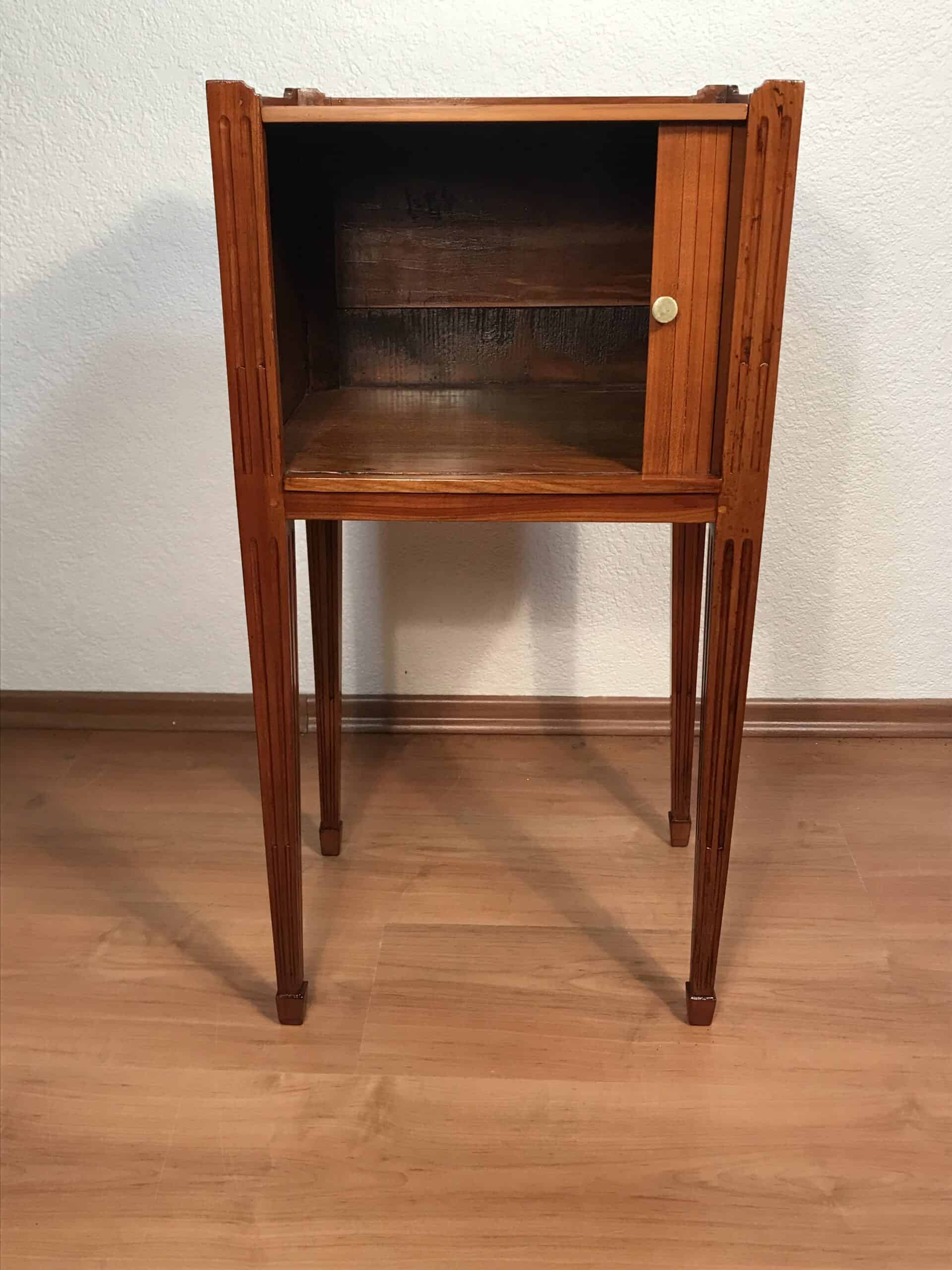 Neoclassical Cherry Wood Nightstand or Side Table, circa 1800 - Image 2