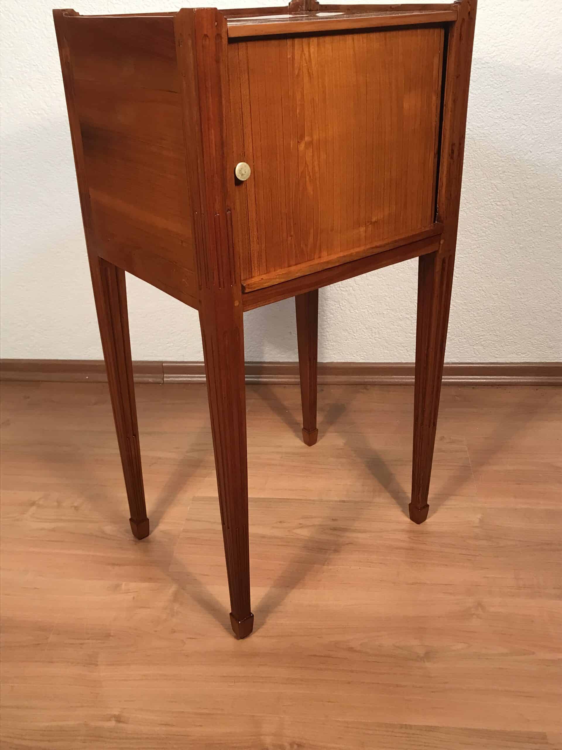 Neoclassical Cherry Wood Nightstand or Side Table, circa 1800 - Image 4