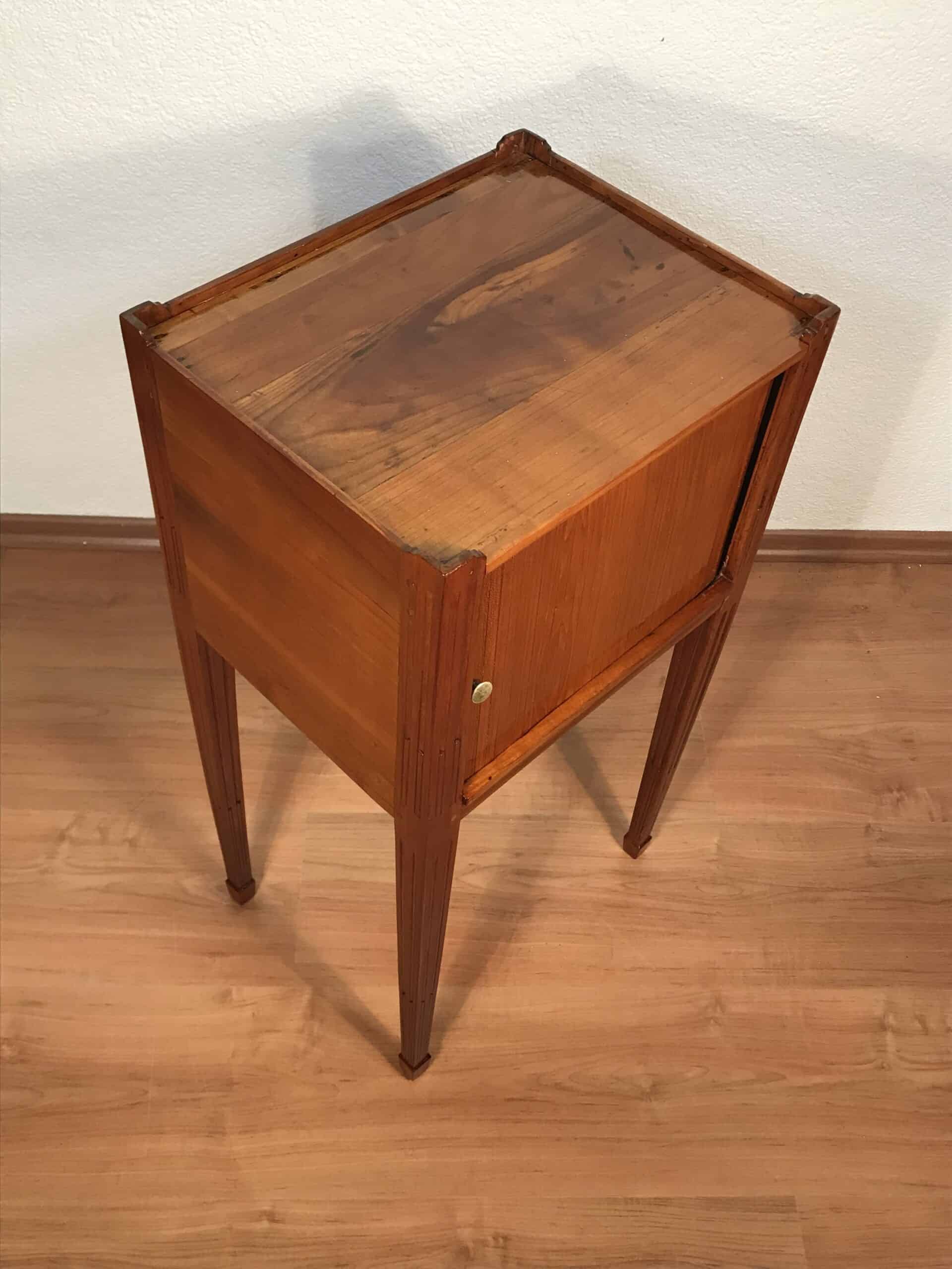 Neoclassical Cherry Wood Nightstand or Side Table, circa 1800 - Image 5