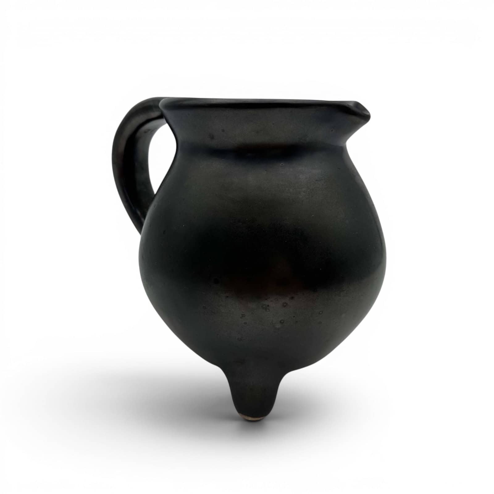 Faience Tripod Pitcher - Styylish