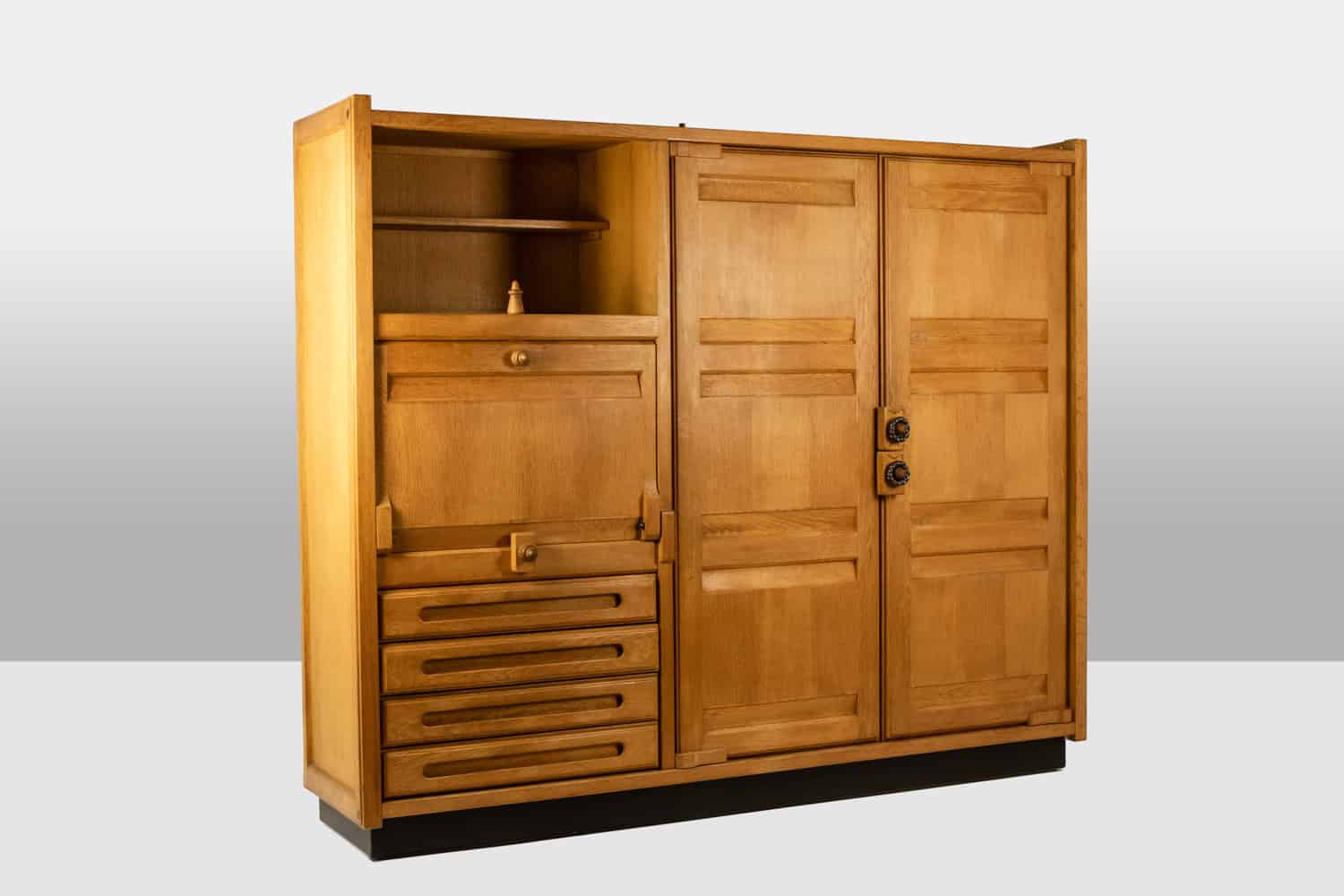 Guillerme and Chambron. Oak wardrobe with built-in writing desk. 1970s–80s - Image 3