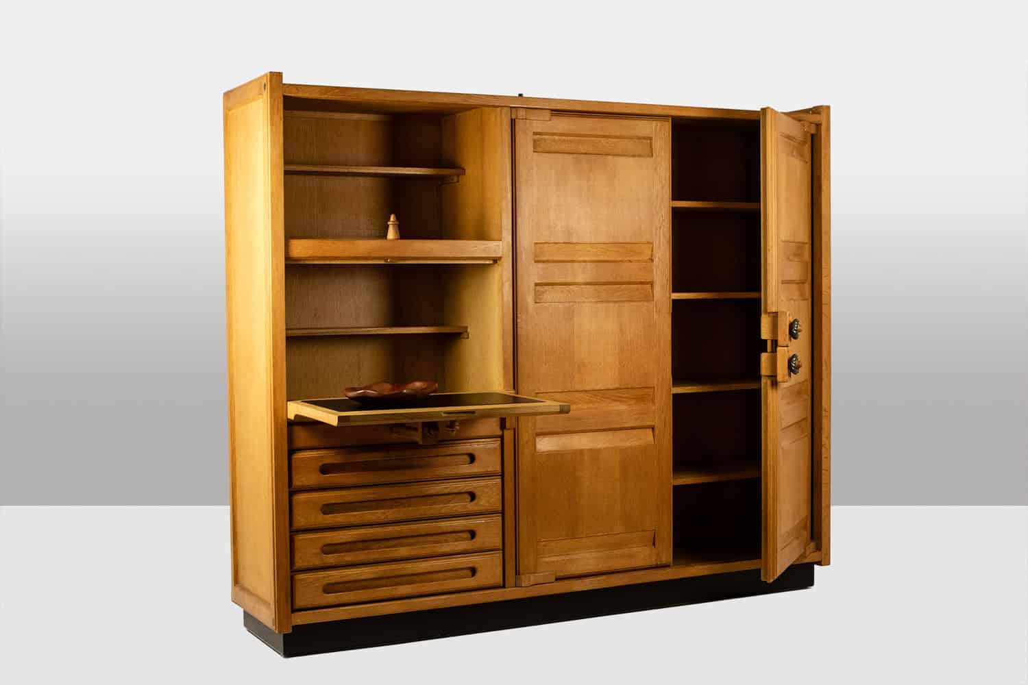 Guillerme and Chambron. Oak wardrobe with built-in writing desk. 1970s–80s - Image 5