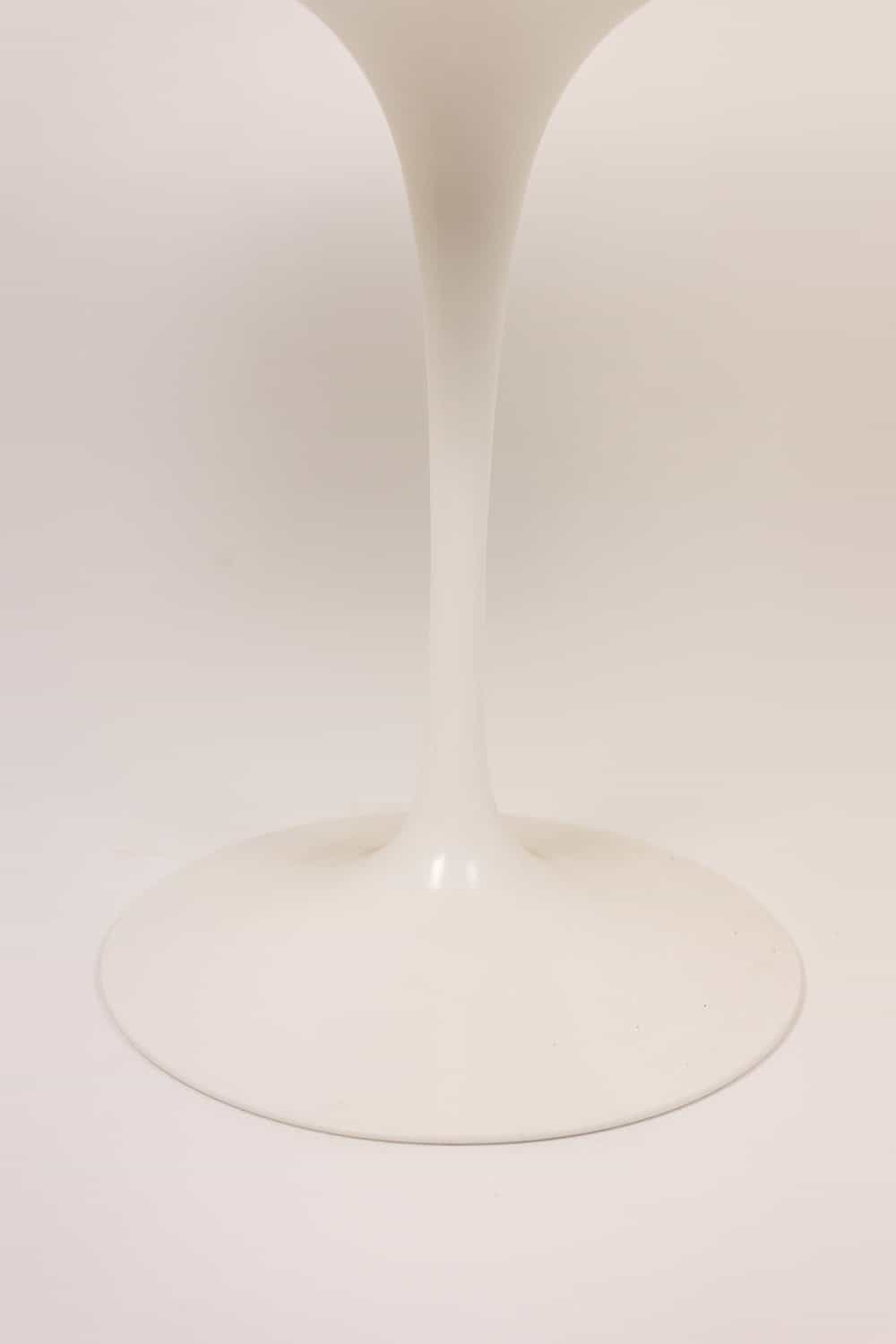 Eero Saarinen, for Knoll International. Tulip side table. Circa 1970 - Image 6