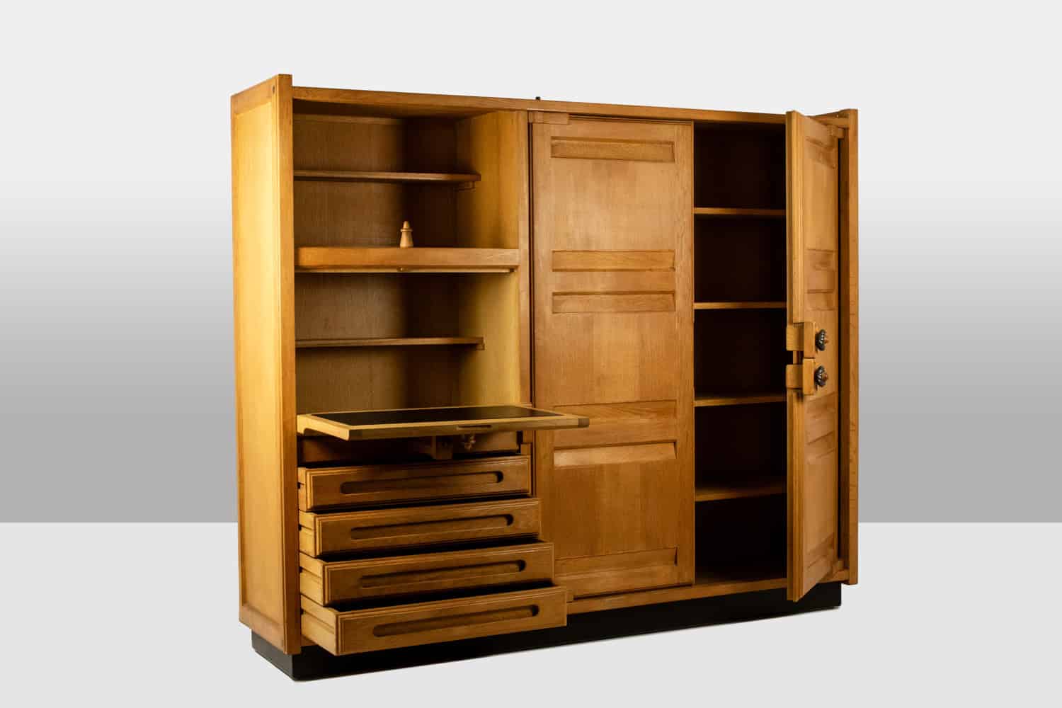 Guillerme and Chambron. Oak wardrobe with built-in writing desk. 1970s–80s - Image 6