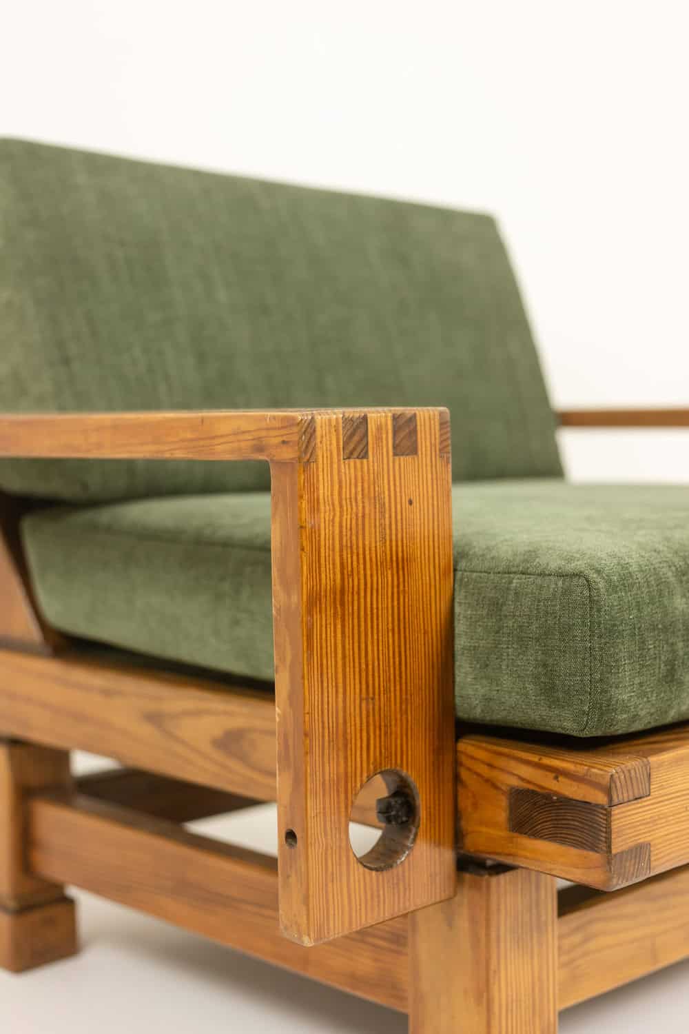 Pair of Modernist-Style Armchairs made of Pitch Pine. 1960s. - Image 7