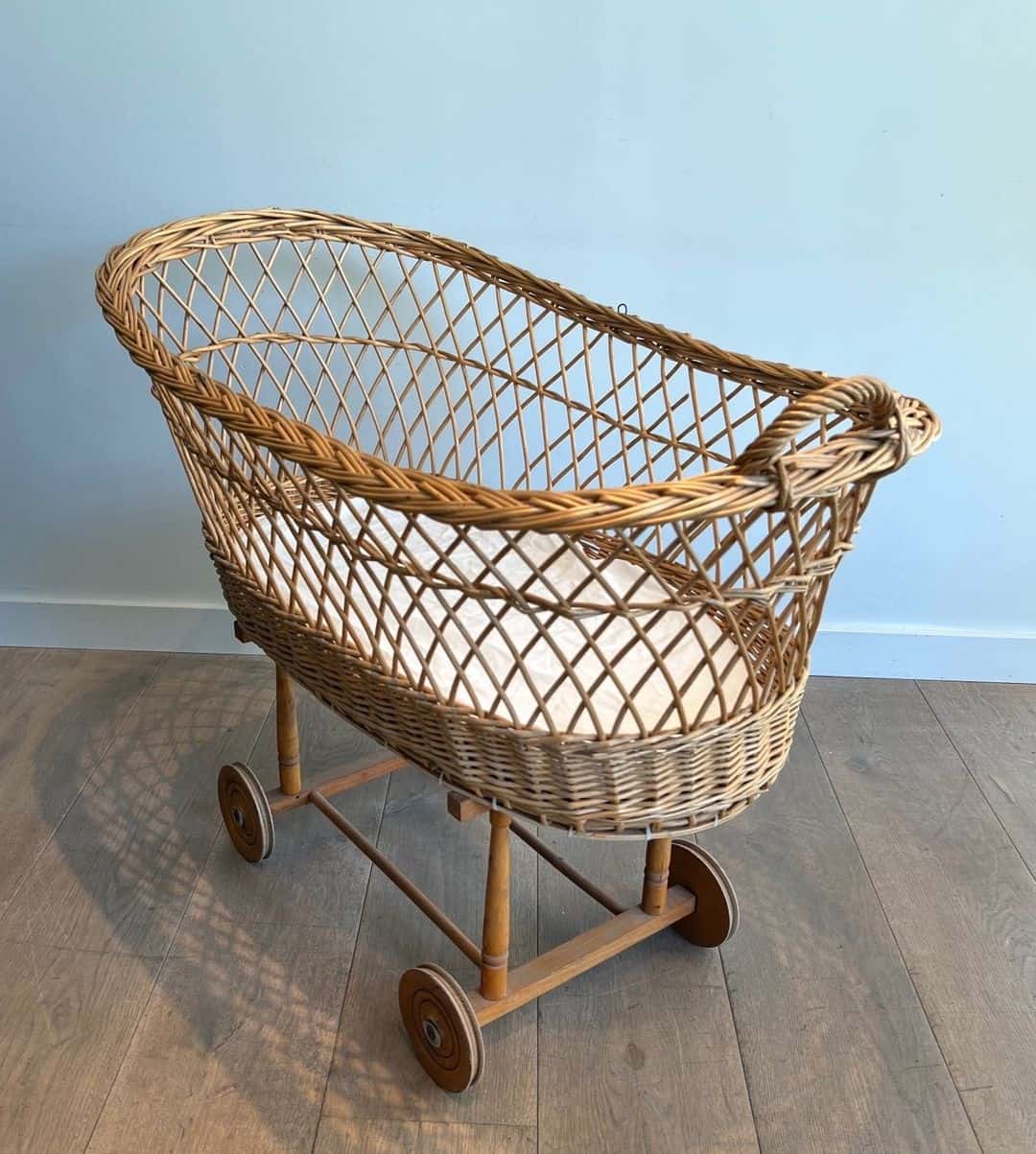 French 1940s Vintage Rattan Baby Cradle - Image 2