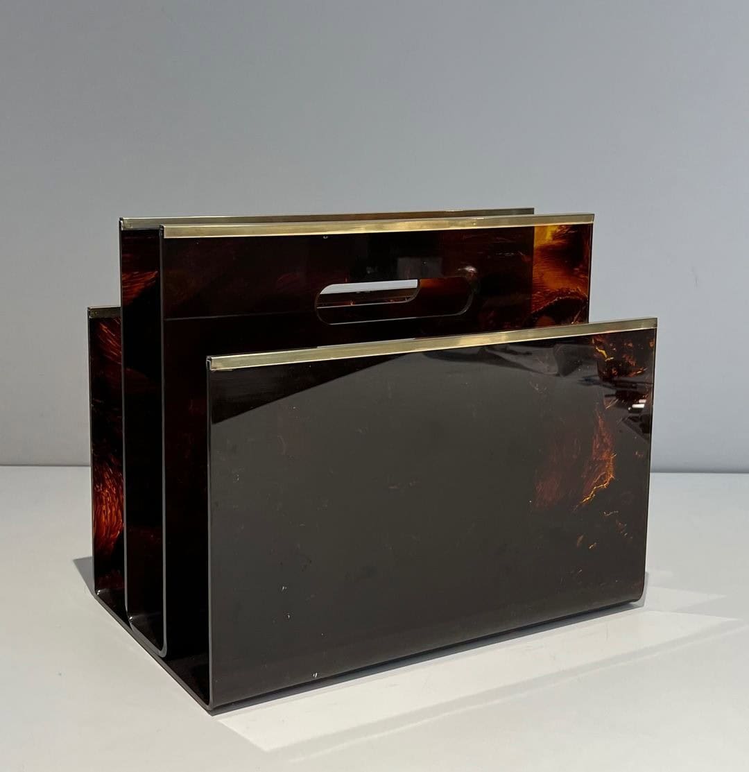 French 1970s Faux Tortoiseshell Plexiglass and Brass Magazine Rack - Image 2