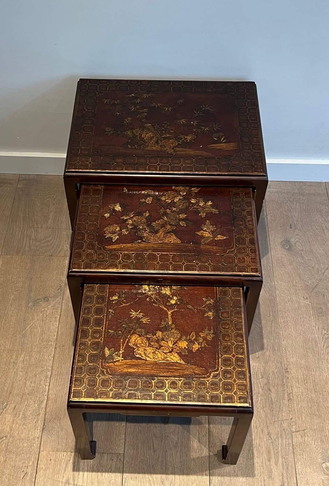 Set of Three Lacquered Nesting Tables with Chinoiserie Decoration, France circa 1940 - Image 2