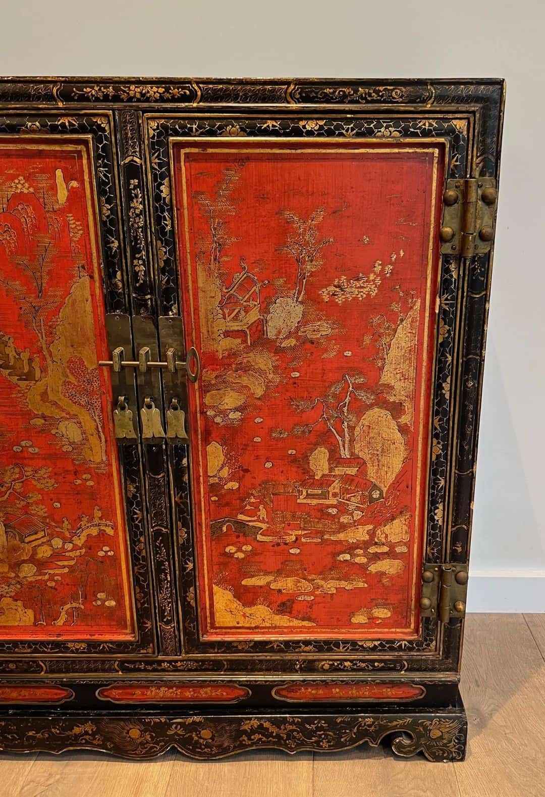 Lacquered Chinoiserie Cabinet, French Art Déco, circa 1940 - Image 11