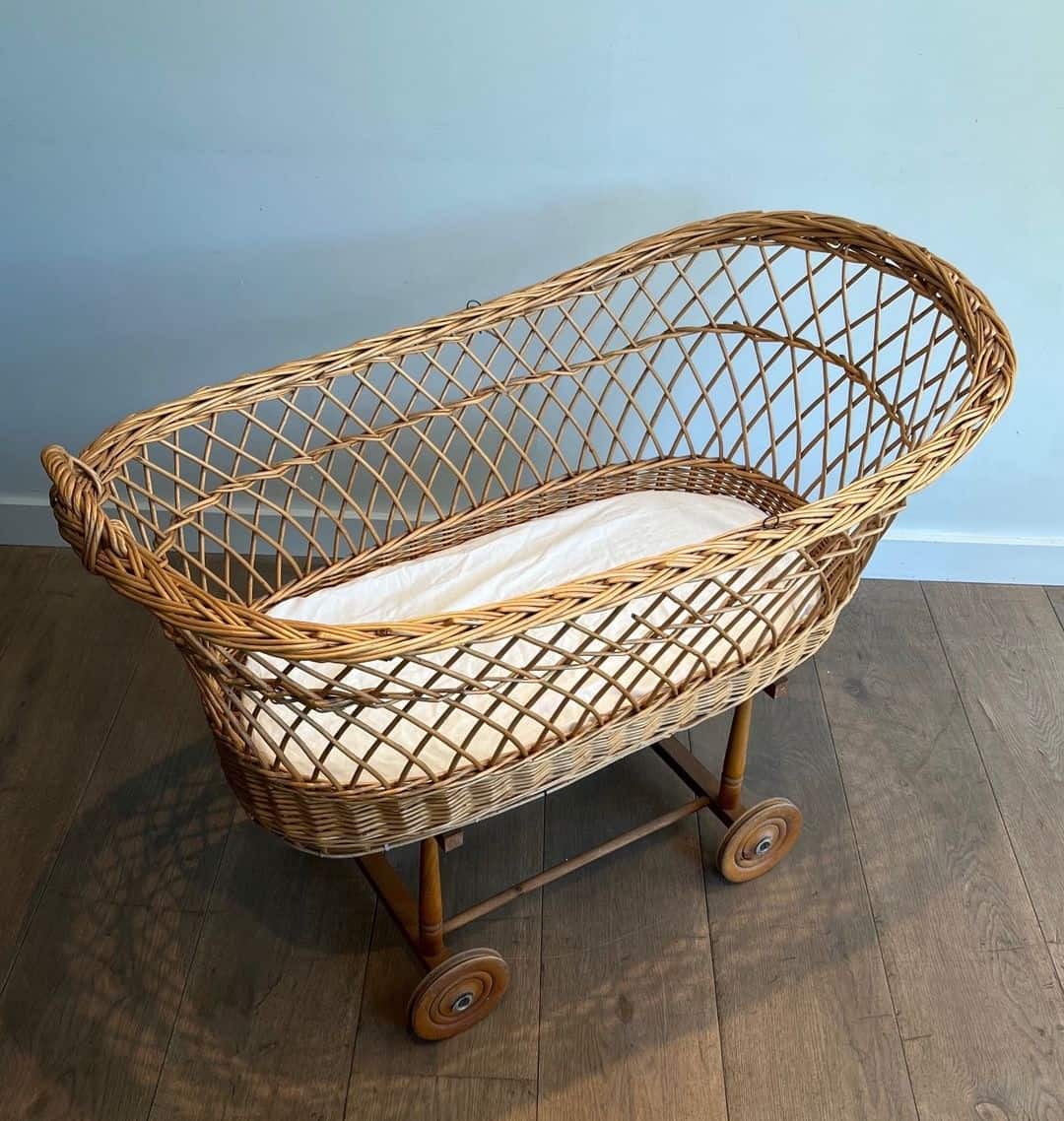 French 1940s Vintage Rattan Baby Cradle - Image 3