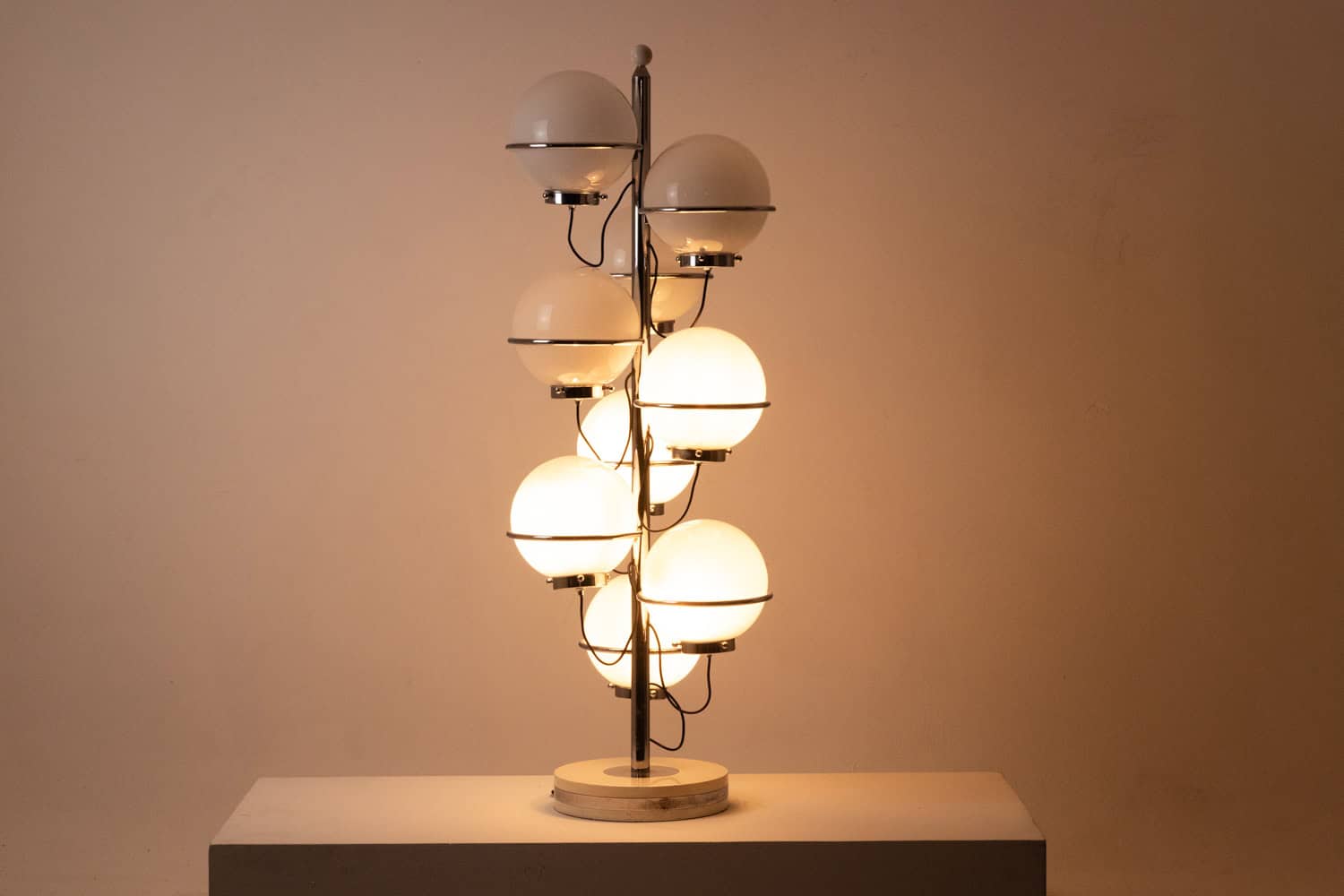 Gino Sarfatti Space-Age Floor Lamp for Arteluce - Bottom Illuminated - Styylish