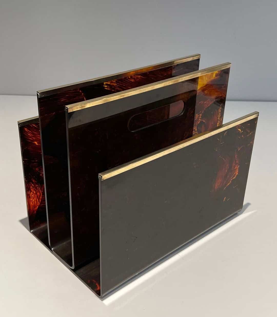 French 1970s Faux Tortoiseshell Plexiglass and Brass Magazine Rack - Image 4