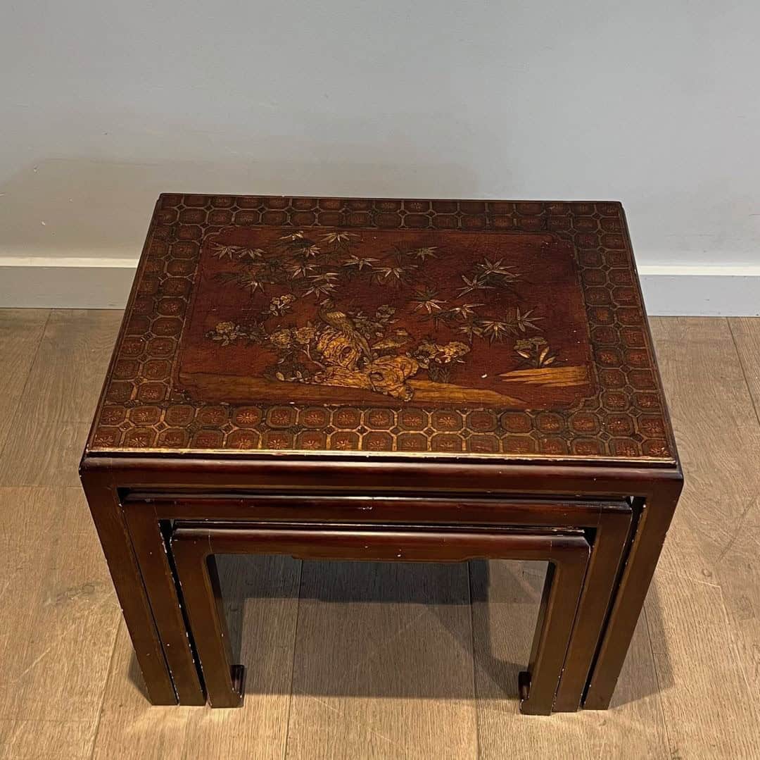 Set of Three Lacquered Nesting Tables with Chinoiserie Decoration, France circa 1940 - Image 7