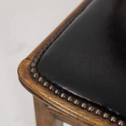 Étienne Kohlmann Modernist Oak Chairs - Seat Edge Detail - Styylish