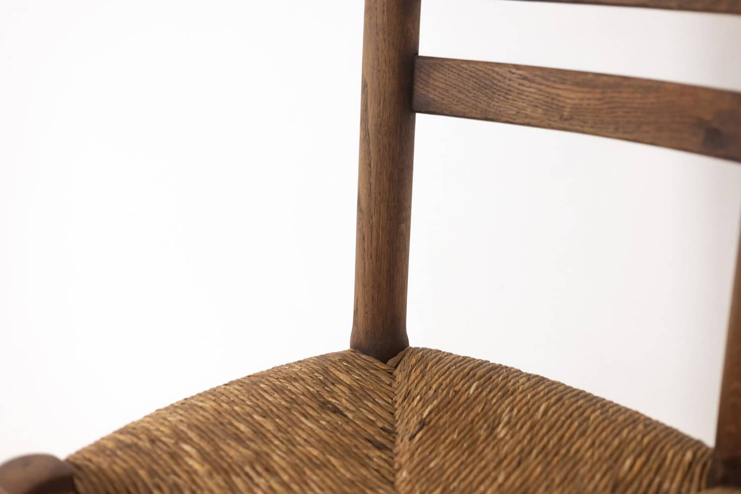 Set of 8 Vintage Oak and Straw-Seated Chairs - Back and Seat Detail - Styylish