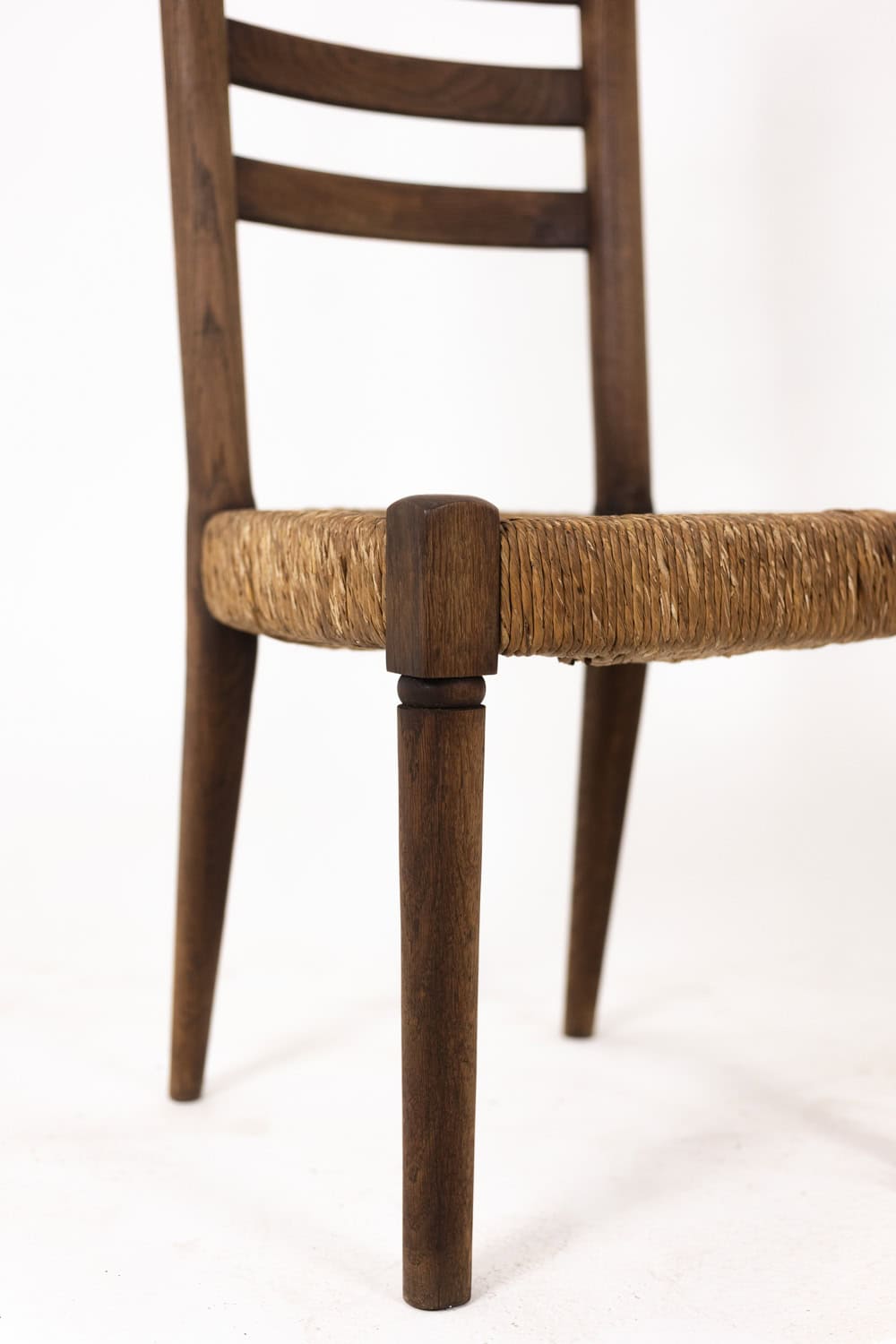 Set of 8 Vintage Oak and Straw-Seated Chairs - Leg Detail - Styylish