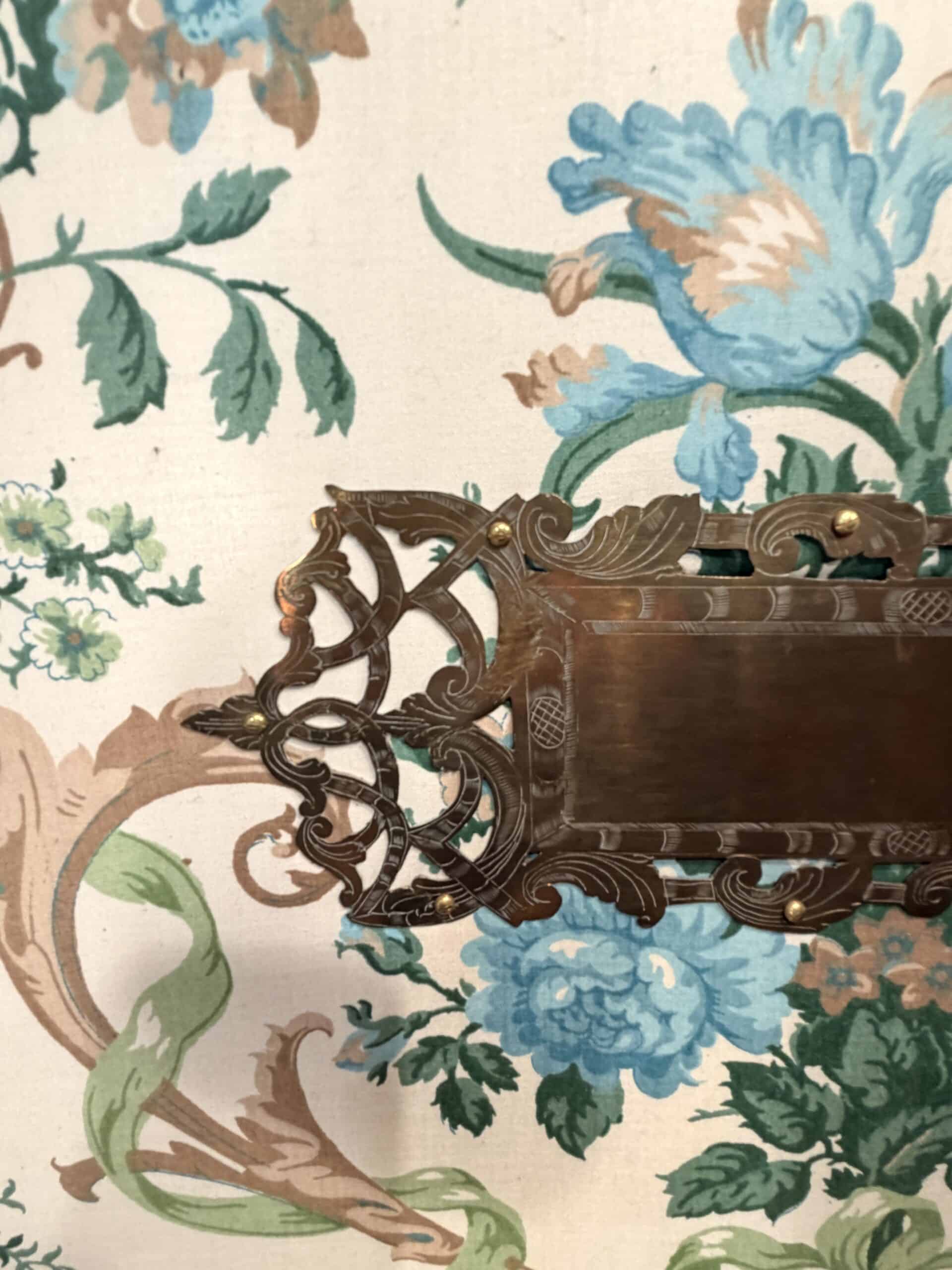 Baroque Armoire Wellenschrank- details lock inside - Styylish
