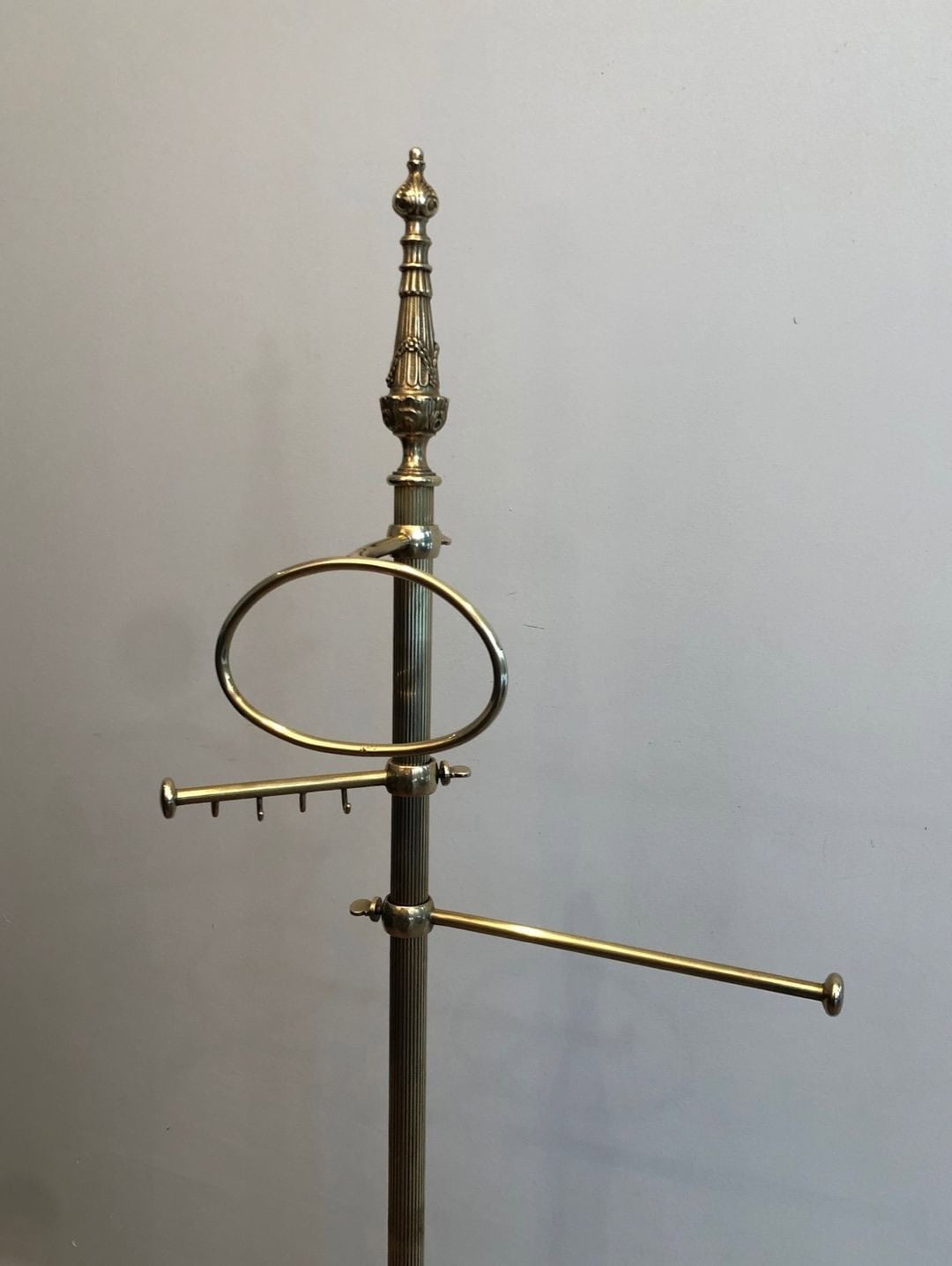 French Brass Towel Rack in Neoclassical Style - Top Detail - Styylish