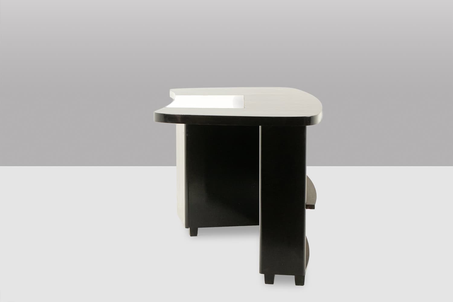 Art Deco Kidney-Shaped Desk in Black Lacquered Wood - Side View - Styylish
