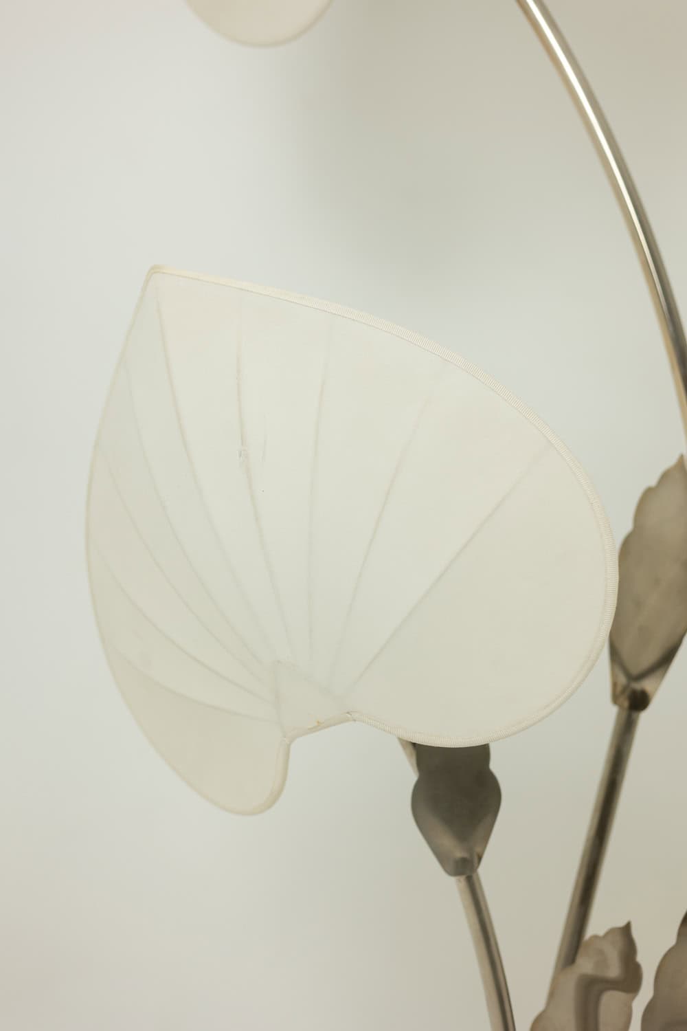 Antonio Pavia Floor Lamp in Silver-Plated Brass and Silk, 1970s. - Image 5