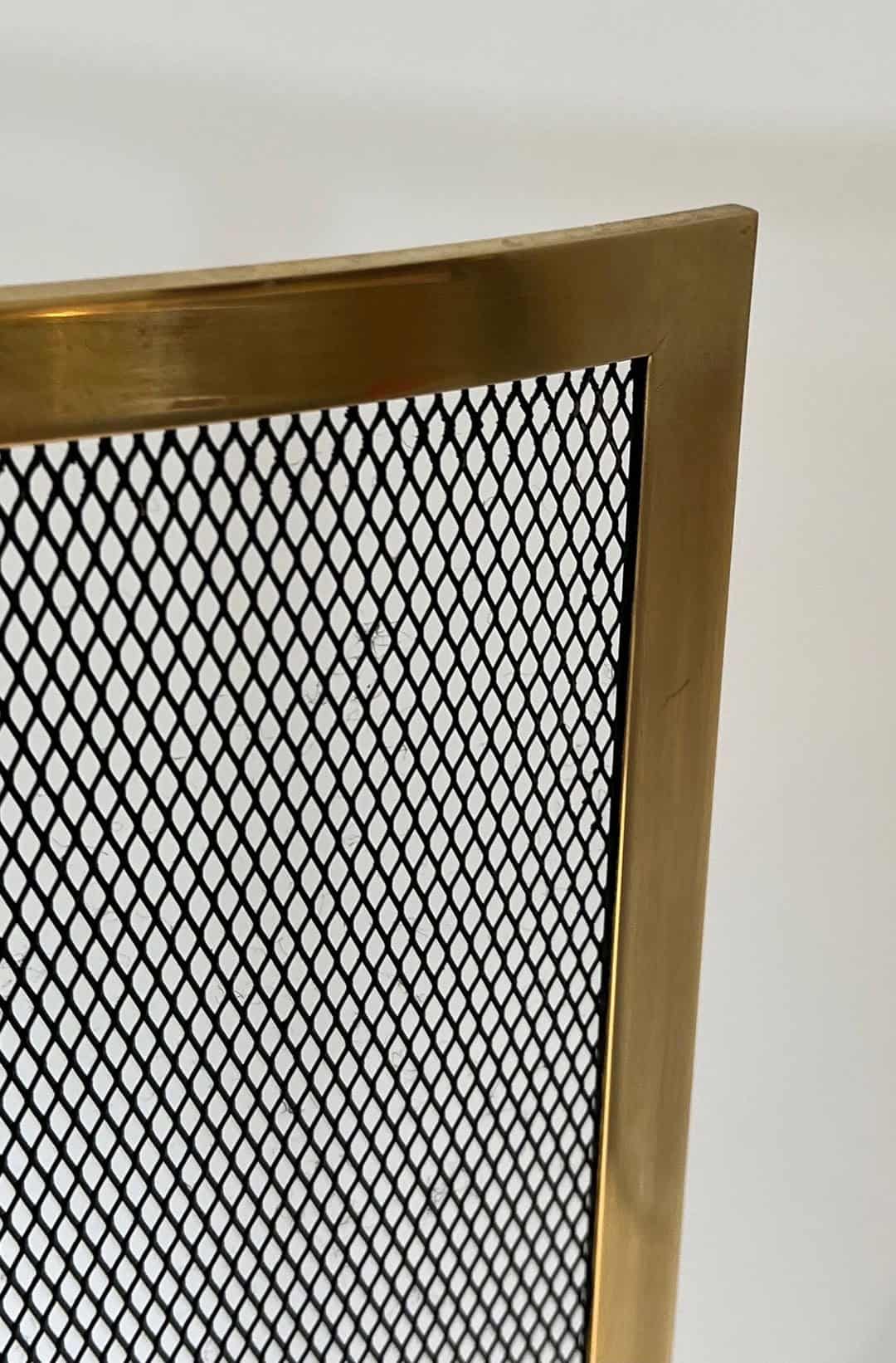 French Curved Brass Fireplace Screen - Corner Detail - Styylish