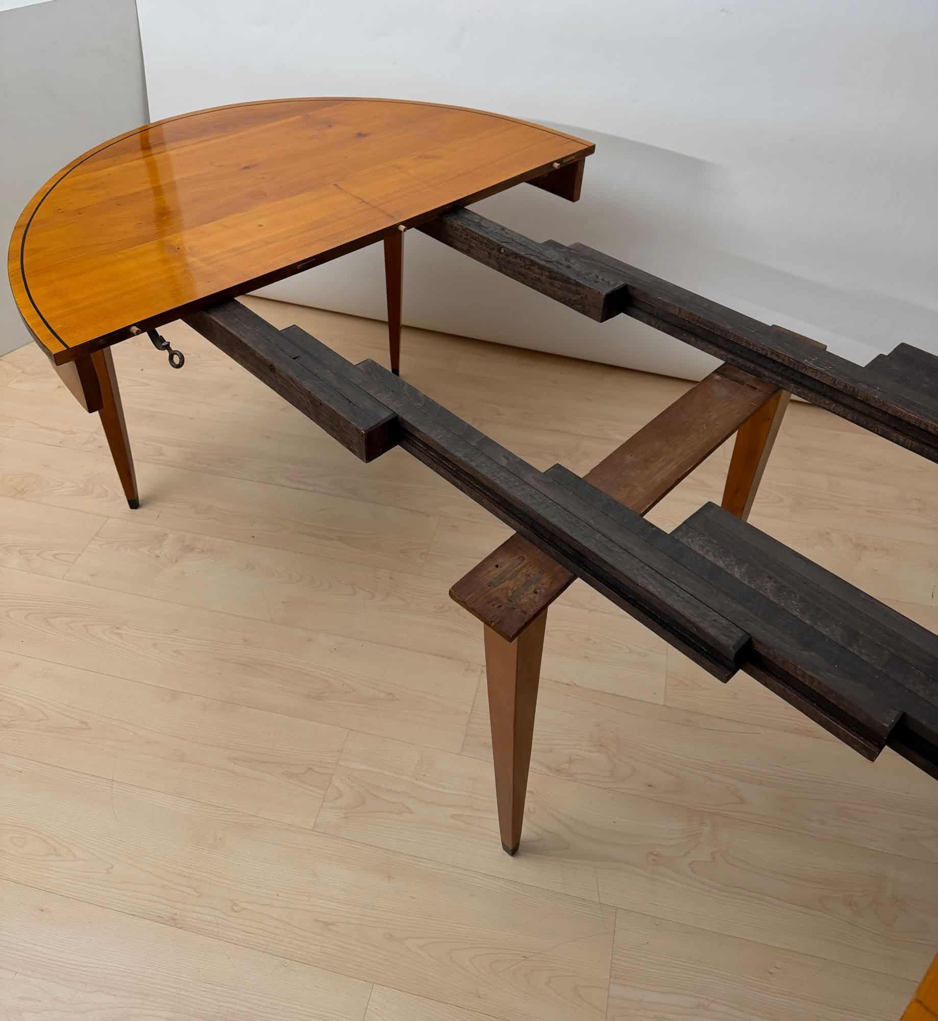 Oval Biedermeier Expandable Dining Table, Cherry, South Germany, circa 1880 - Image 4