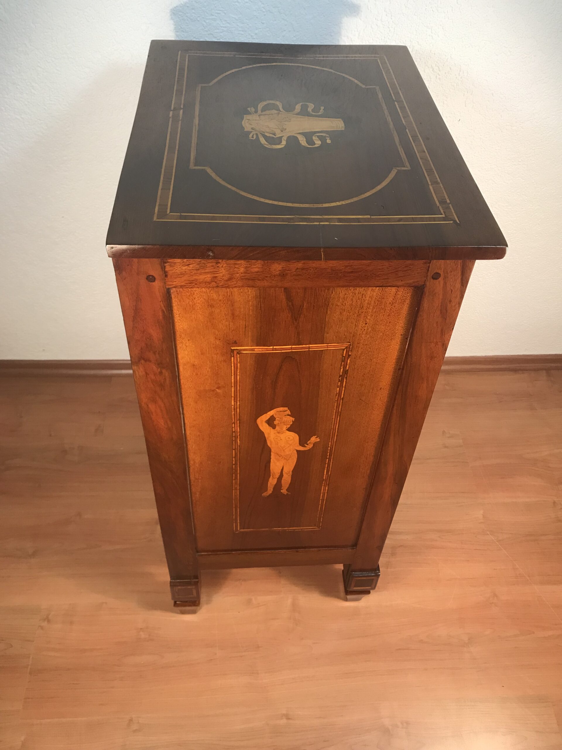 Italian Provincial Neoclassical Marquetry Cabinet- side view showing top - Styylish