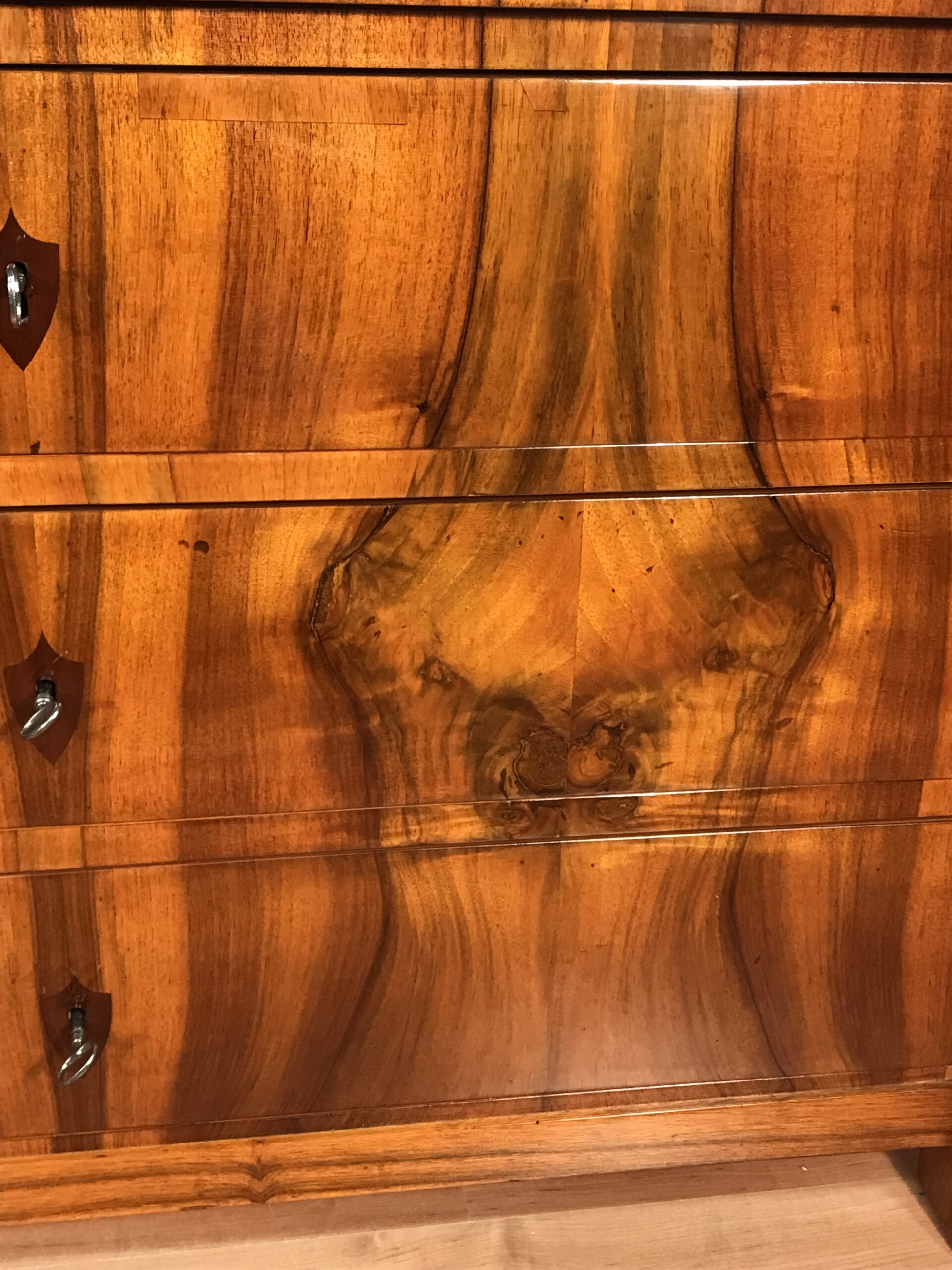 German Biedermeier Walnut Dresser, 1820 - Image 7