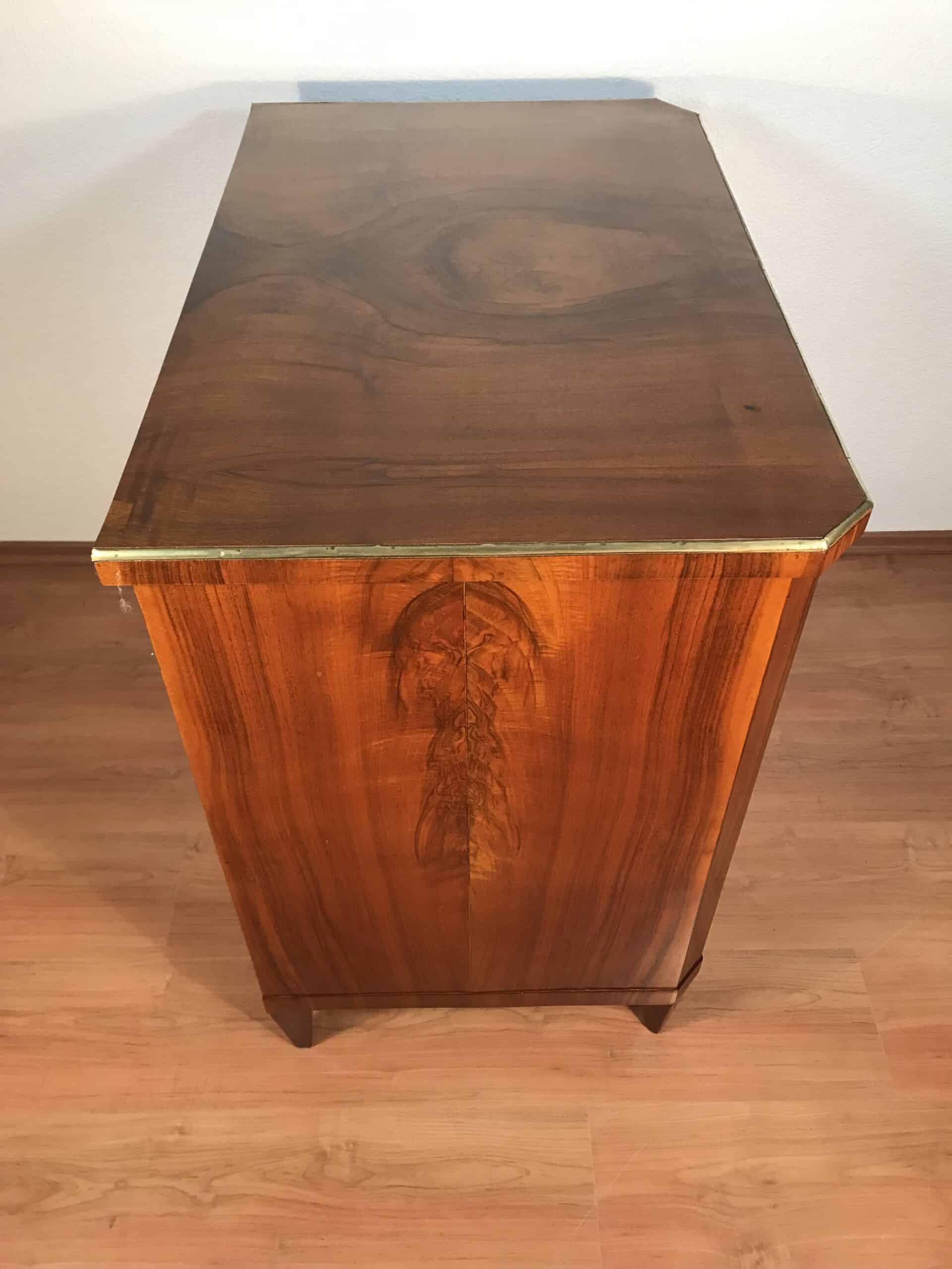 Antique Biedermeier Walnut Chest of Drawers, circa 1820 - Image 5