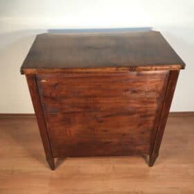 Antique Biedermeier Walnut Chest of Drawers, circa 1820