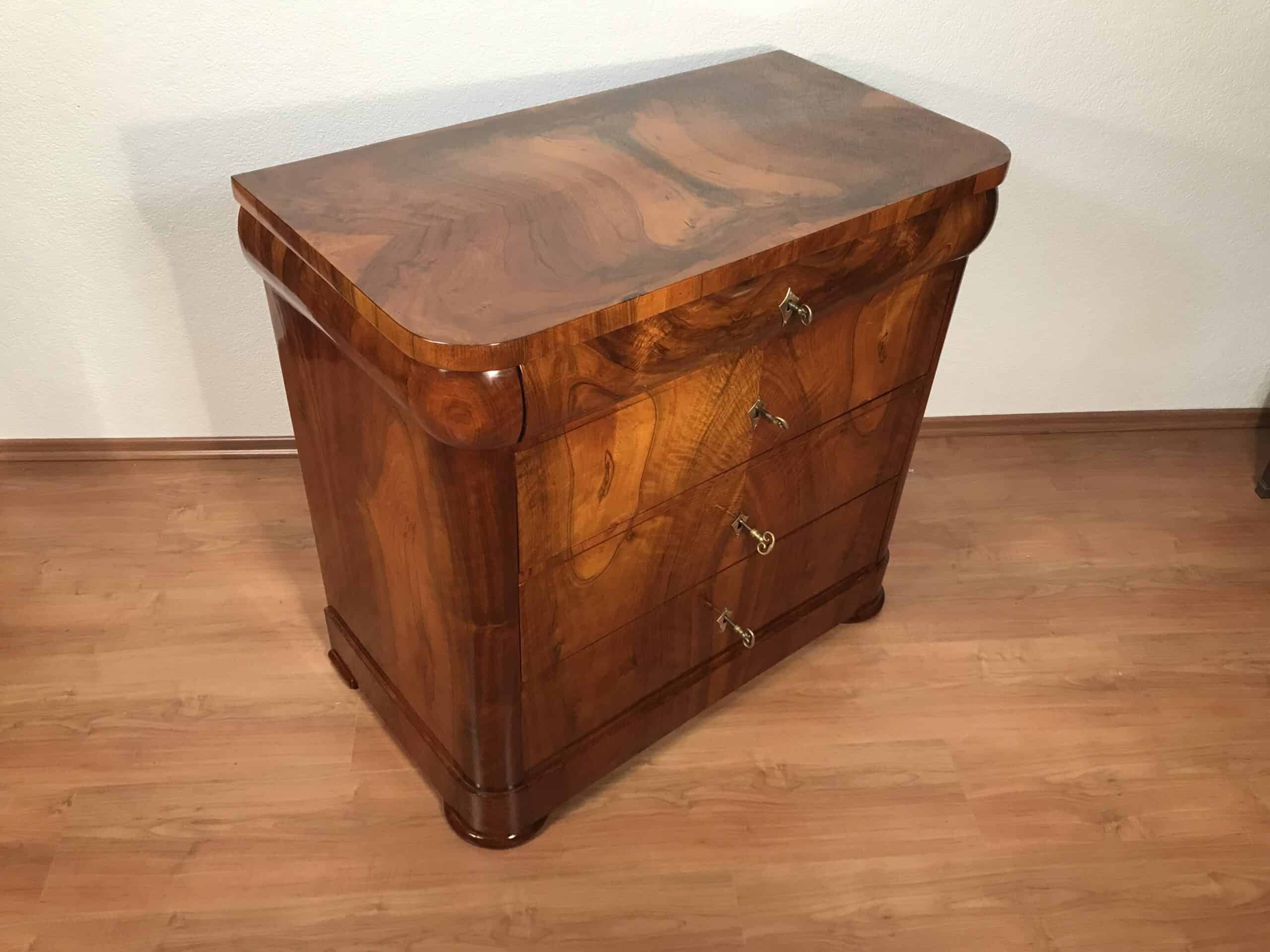 Antique Biedermeier Walnut Chest of Drawers, circa 1820 - Image 7