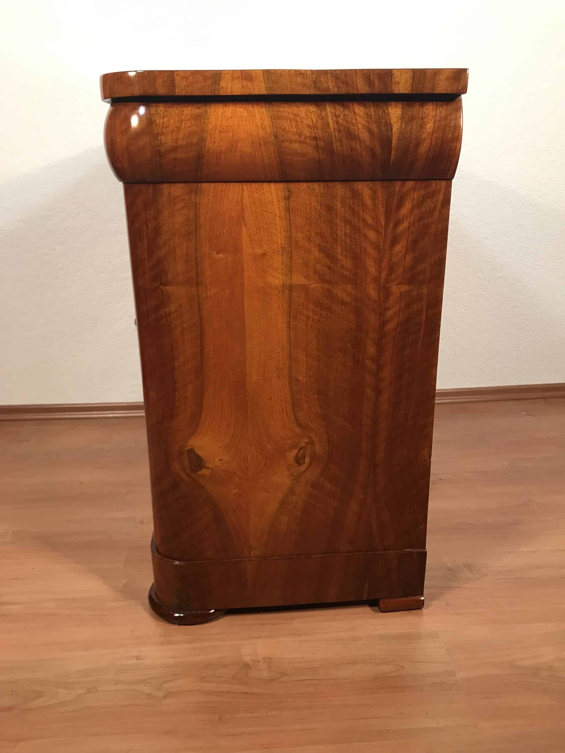 Antique Biedermeier Walnut Chest of Drawers, circa 1820 - Image 5